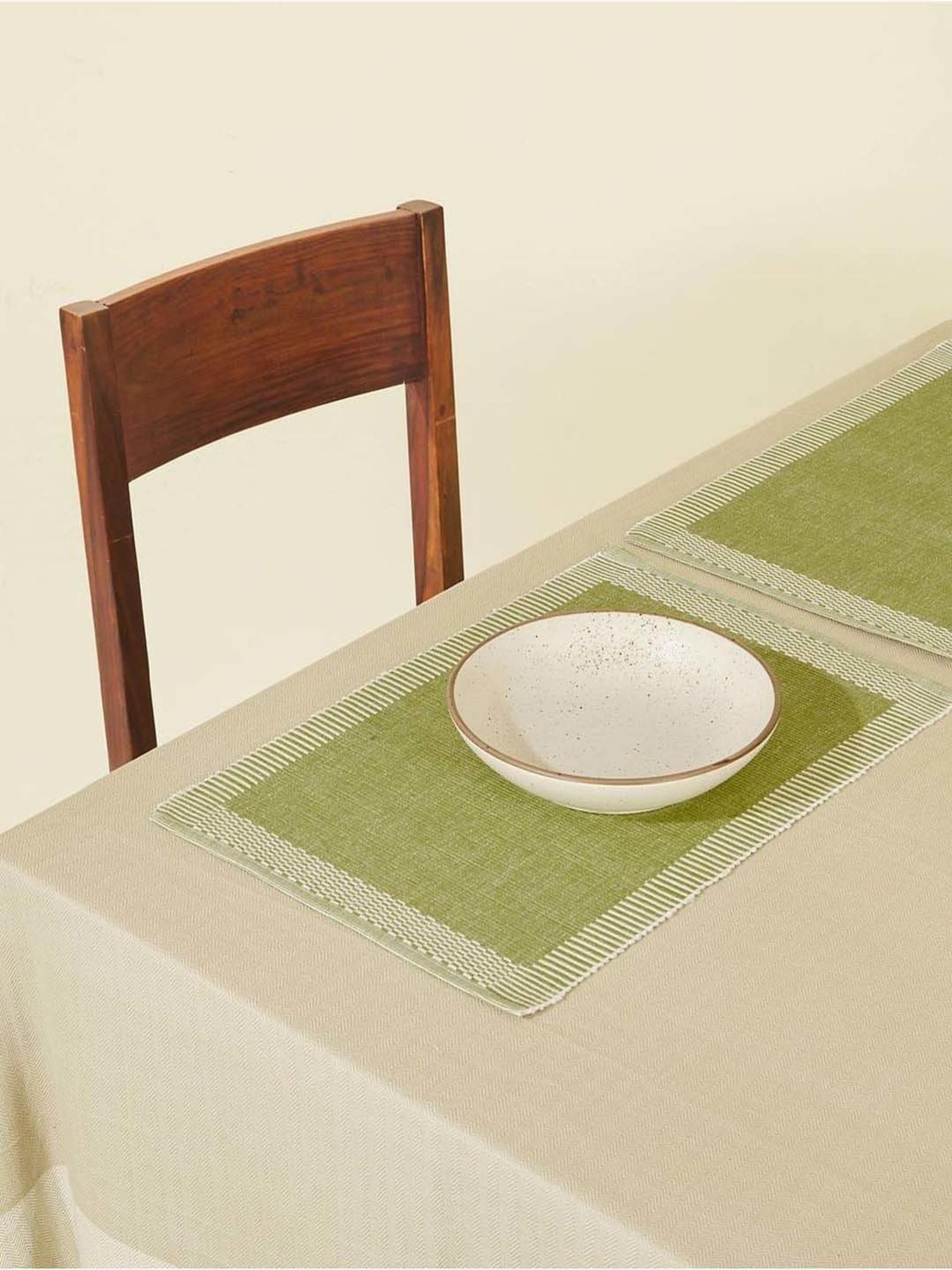 Table Runner with 4ct Placemats - Bullseye's Playground™