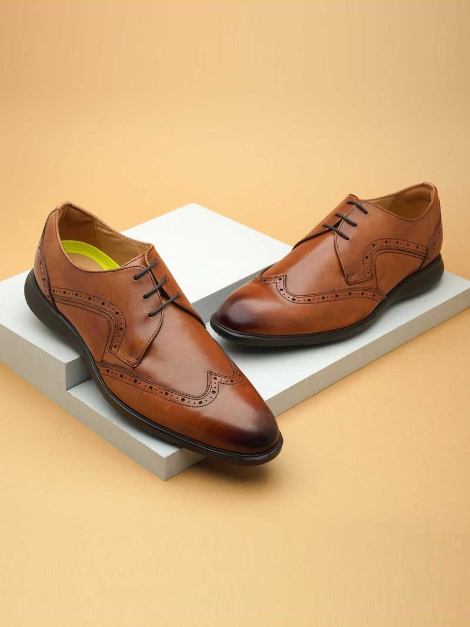 Florsheim Men's Tan Brogue Shoes