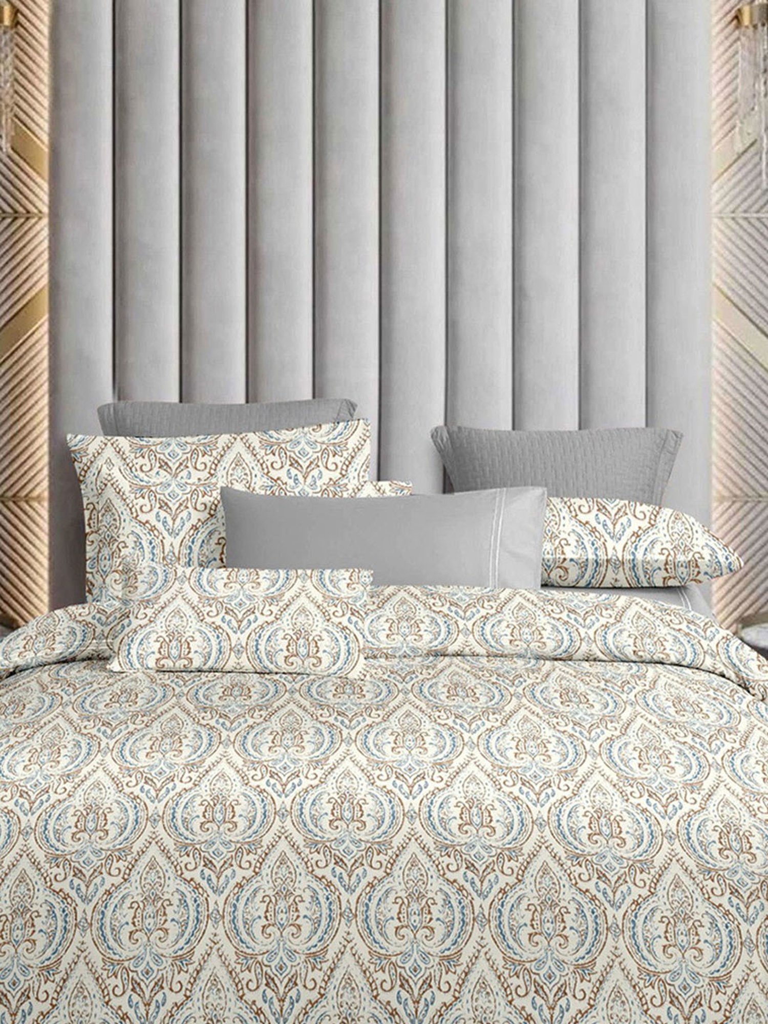Ariana Milan Abstract Brown 210 TC Cotton Super king Bedsheet with 2 Pillow Covers