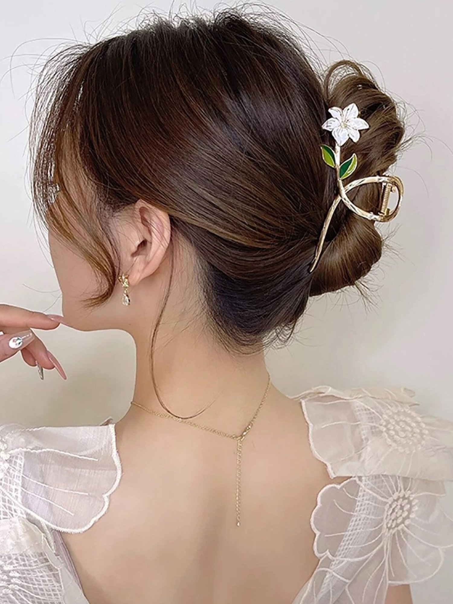 OOMPH Gold Tone White Enamel Lily Floral Shape Large Big Hair Claw