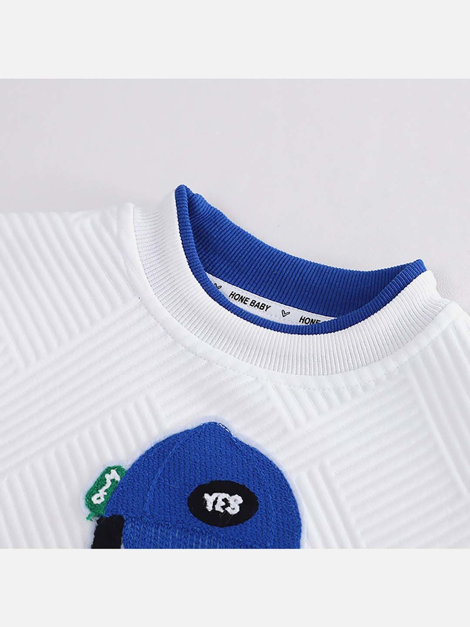 Little Surprise Box Kids White & Grey Textured Pattern Full Sleeves Sweatshirt Set