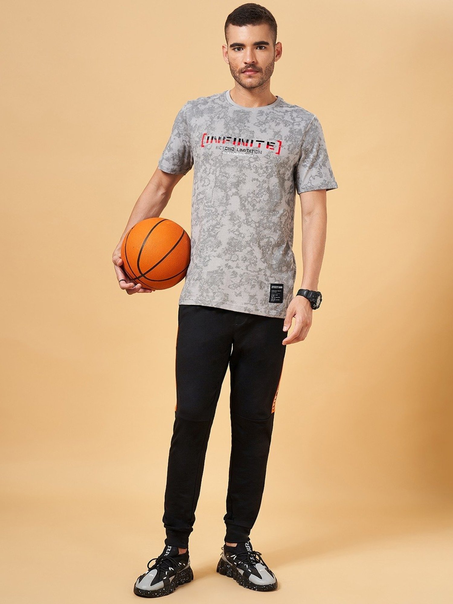 Street 808 by Pantaloons Grey Regular Fit Printed T-Shirt