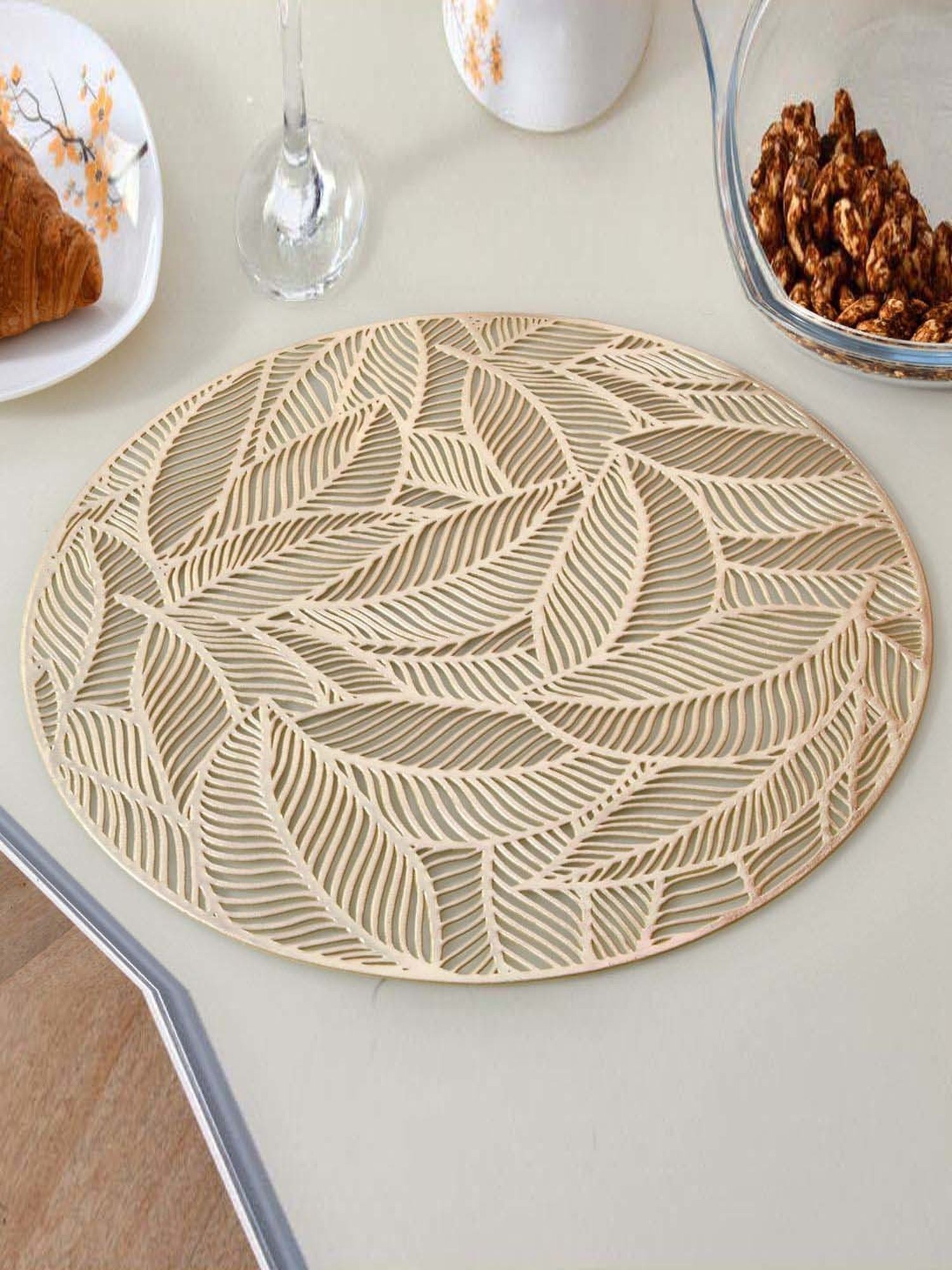 @home Gold Pvc Round Leaf Design Table Placemat - Set of 4