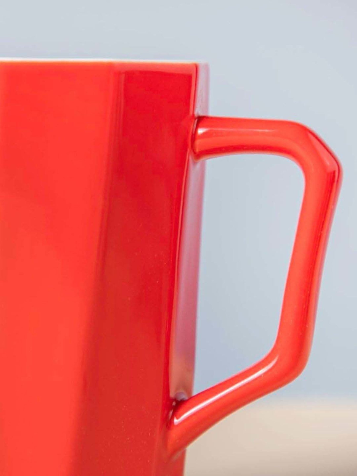 Nestasia Premium Quality Microwave Safe Carmine Red & White Ribbed Ceramic Mug, 350ml