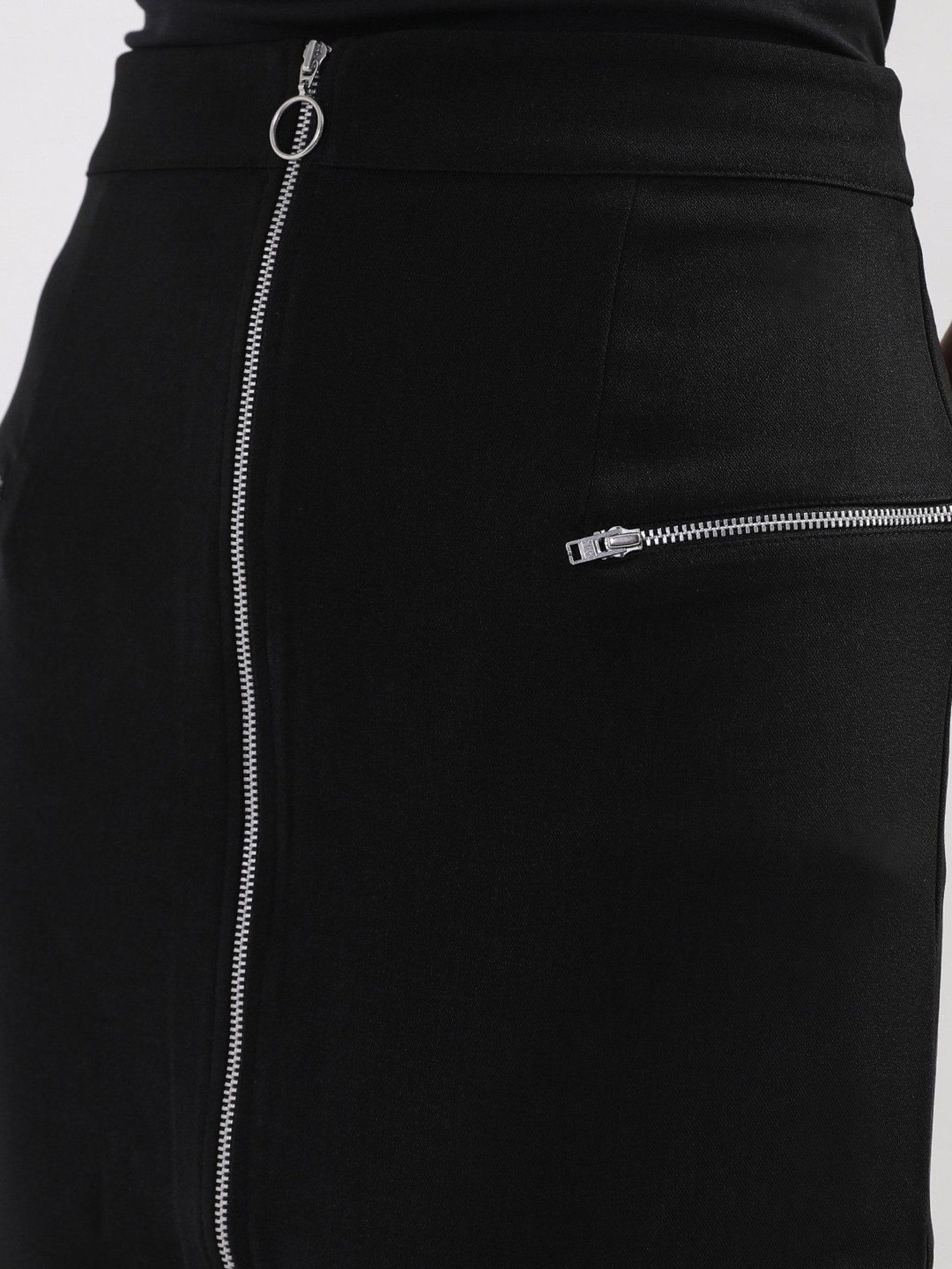Elle Black Regular Fit Skirt