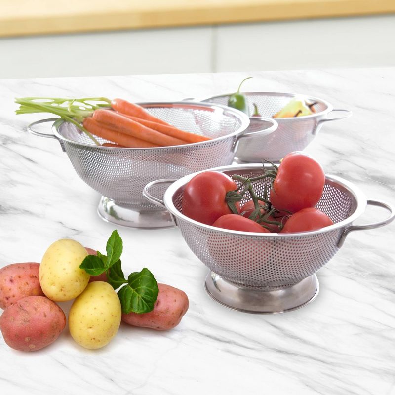 Tovolo Stainless Steel Perforated Colander Large (2.5qt) Silver