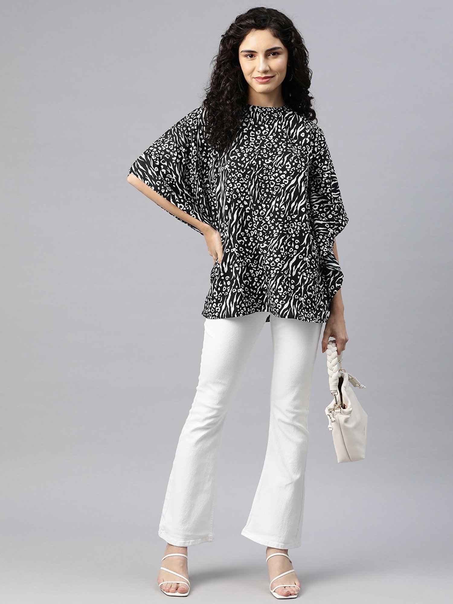 Cottinfab Black & white Printed Kaftan