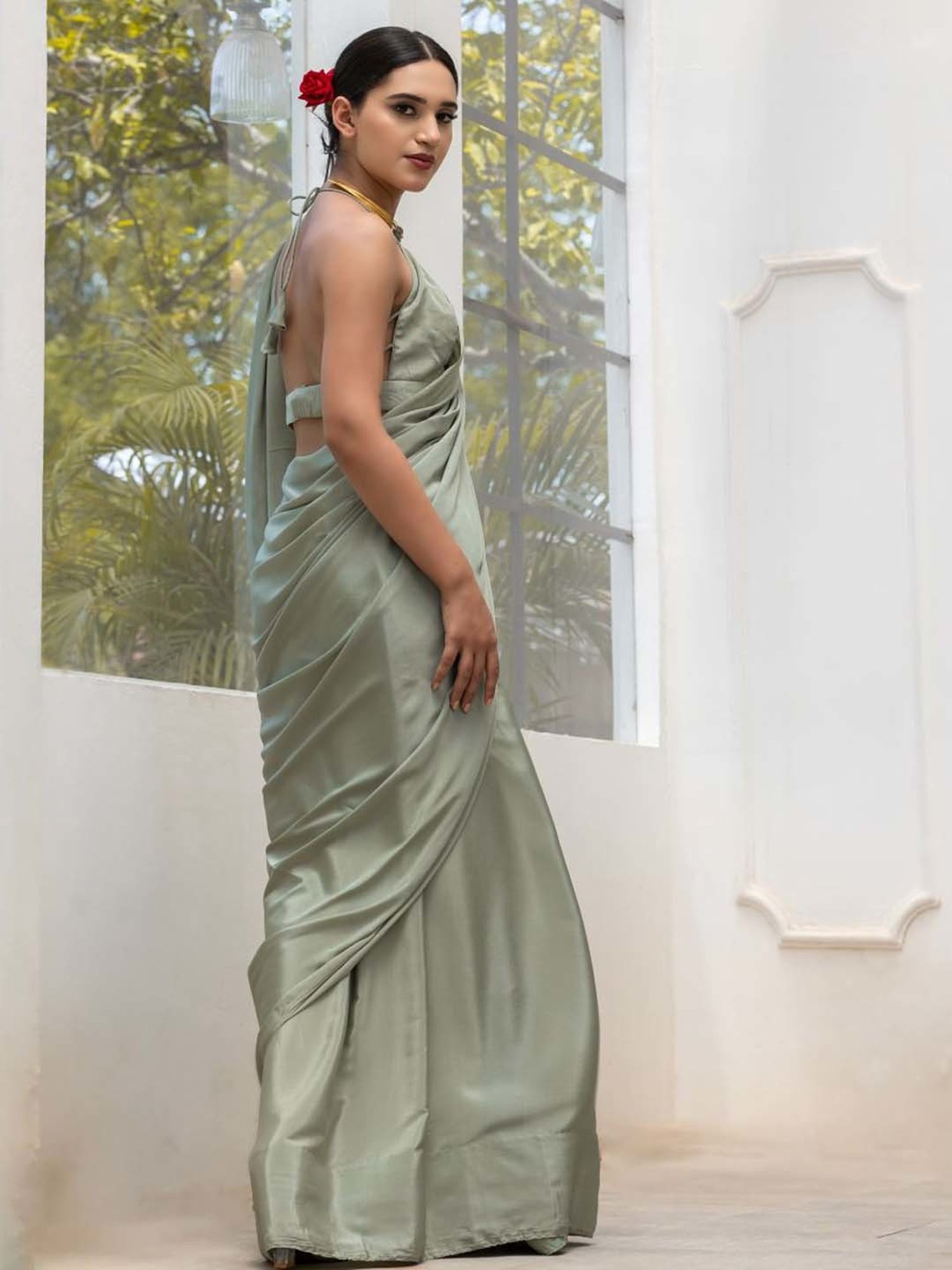 Swtantra Grey Saree With Unstitched Blouse