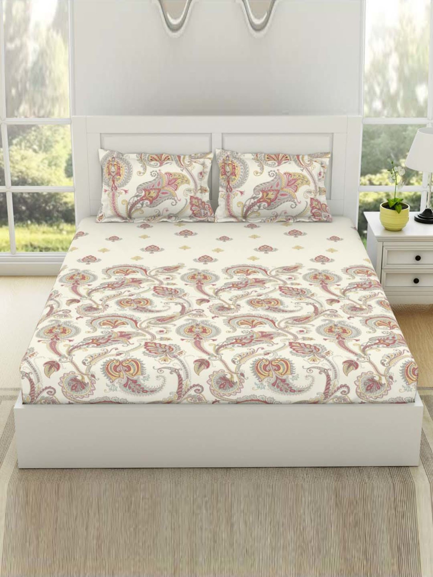 SPACES Bohemia Red & Egret Cotton 144 TC Large King Size Bedsheet With Pillow Covers