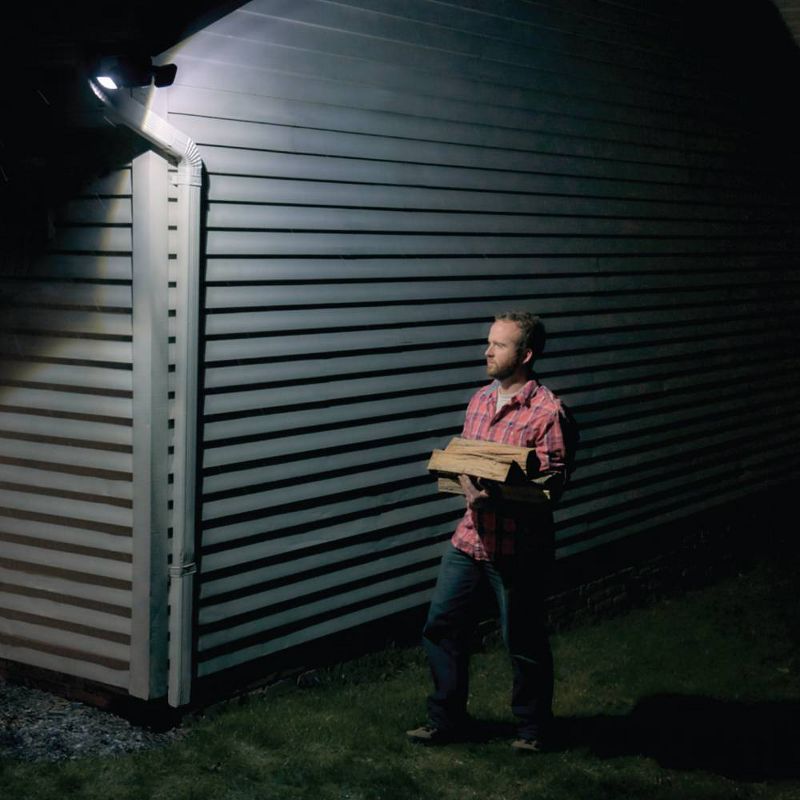 LED Solar Single Direction Outdoor Wall Light - Techko Kobot