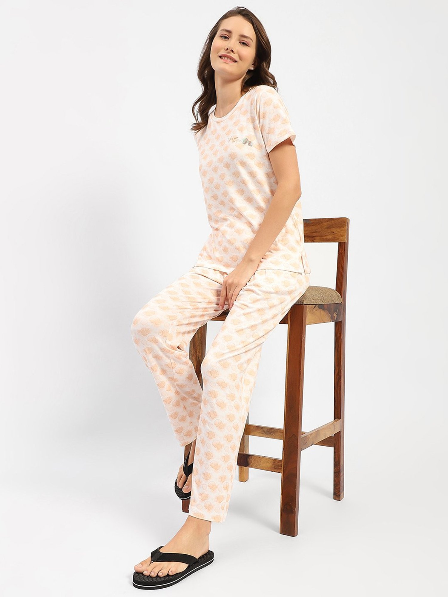 MADAME M Secret Peach Printed T-Shirt With Pyjamas