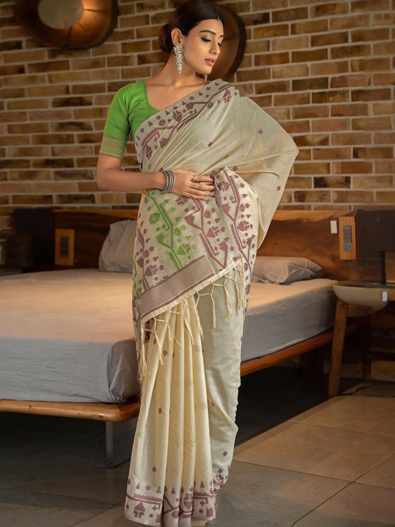 Satrani Beige & Green Cotton Woven Saree With Unstitched Blouse