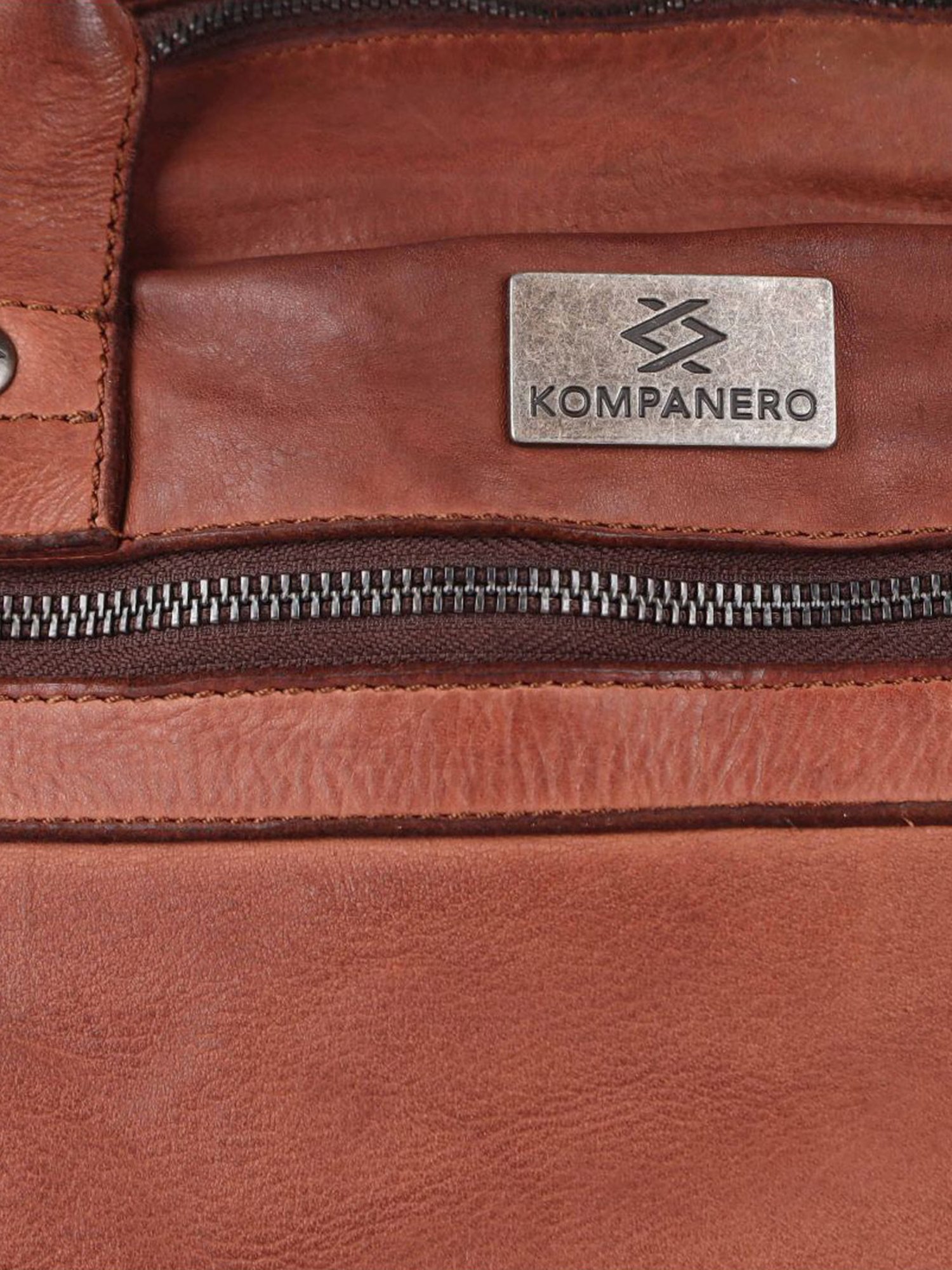 KOMPANERO Aaron Cognac Leather Solid Messenger Bag