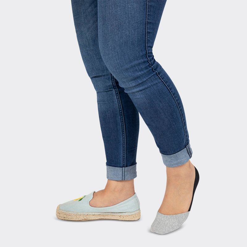 Peds Women's Extended Size Cotton 2pk Unseen Liner Casual Socks - Gray 8-12