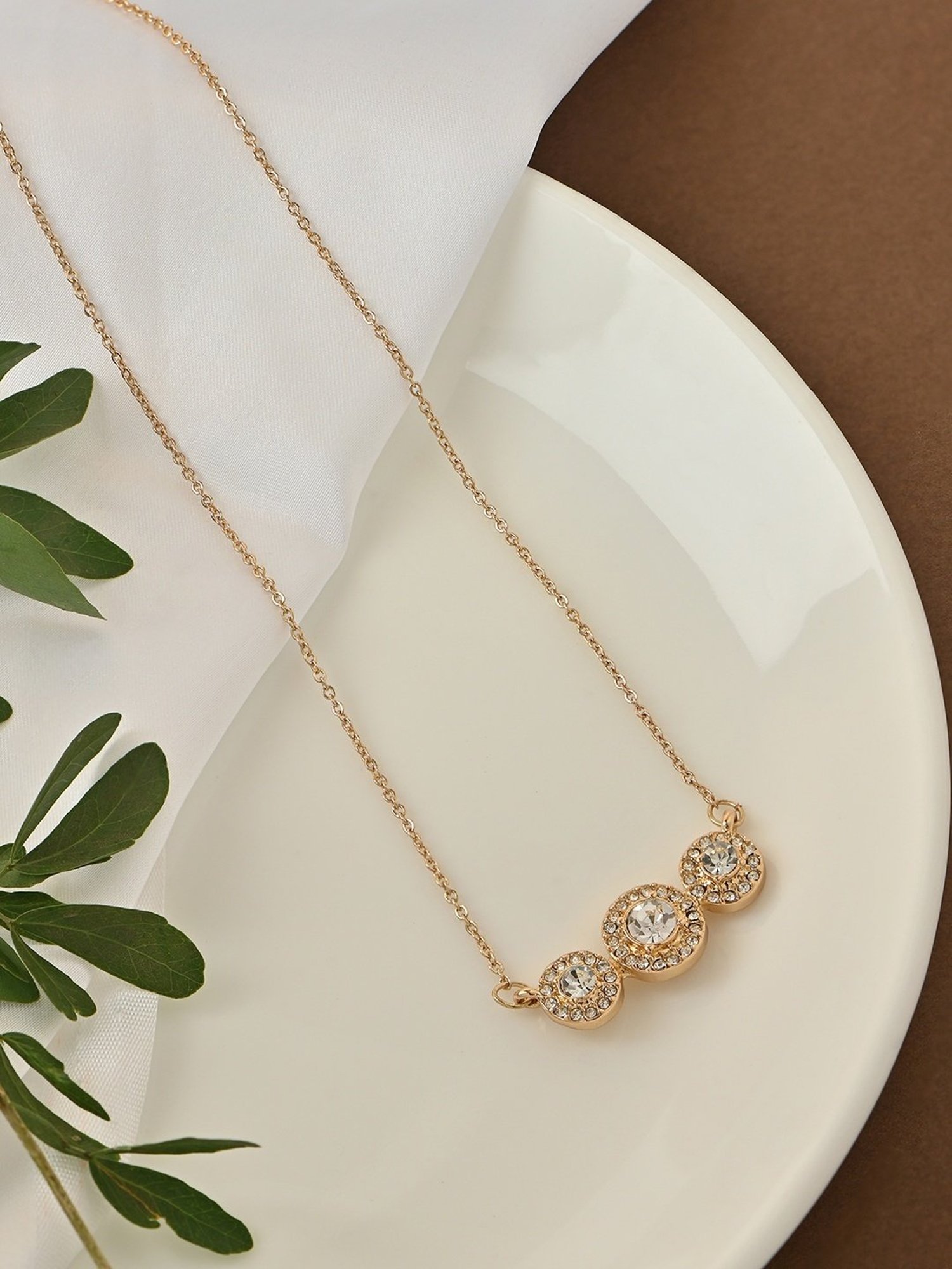 Toniq Gol-Plated Floral Cz Stone Studded Charm Necklace