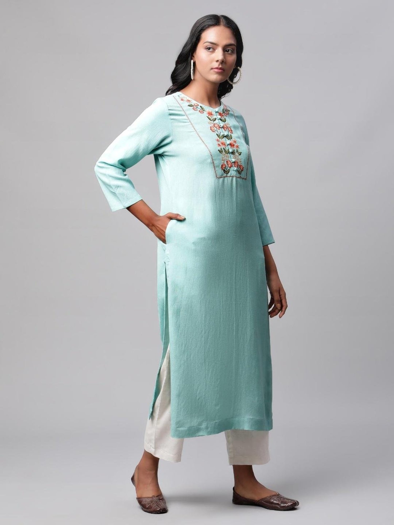 Linen Club Women Blue Embroidered Kurta