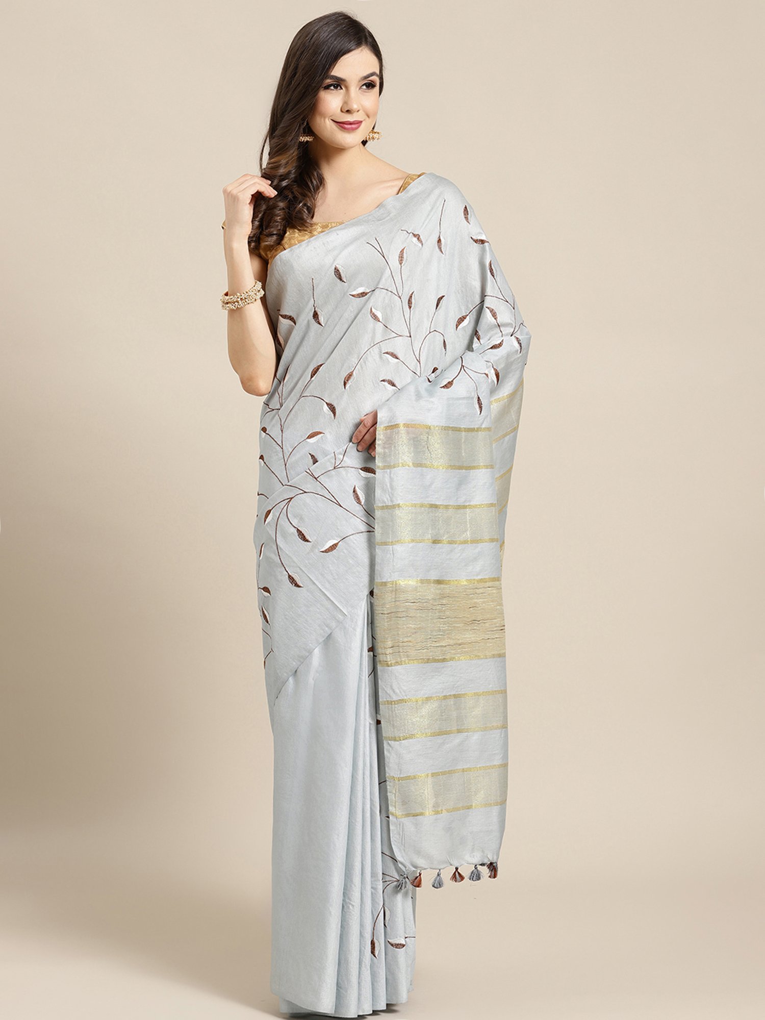 Kalakari India Grey Embroidered Saree With Unstitched Blouse