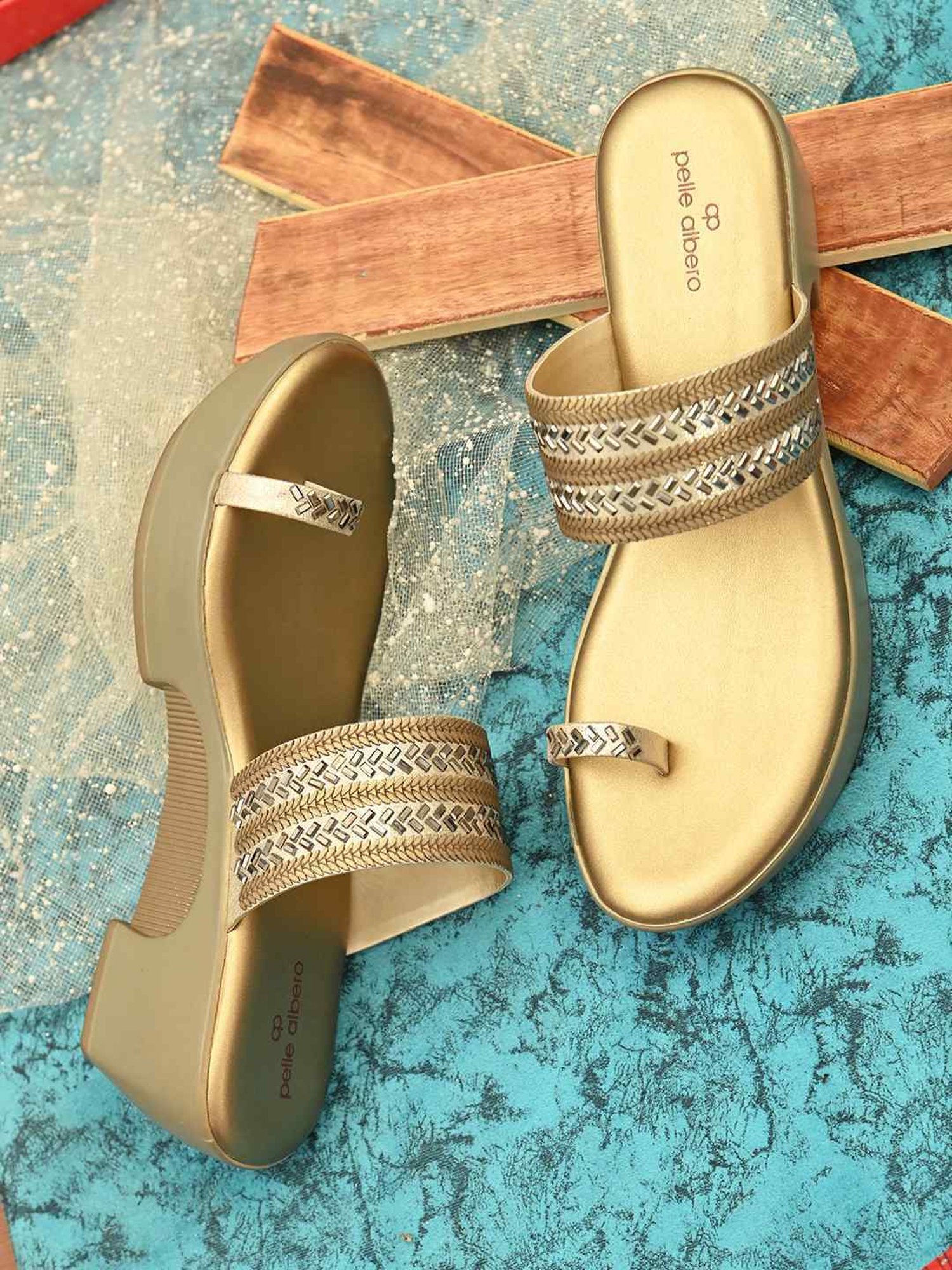 Pelle Albero Women's Antique Gold Toe Ring Wedges