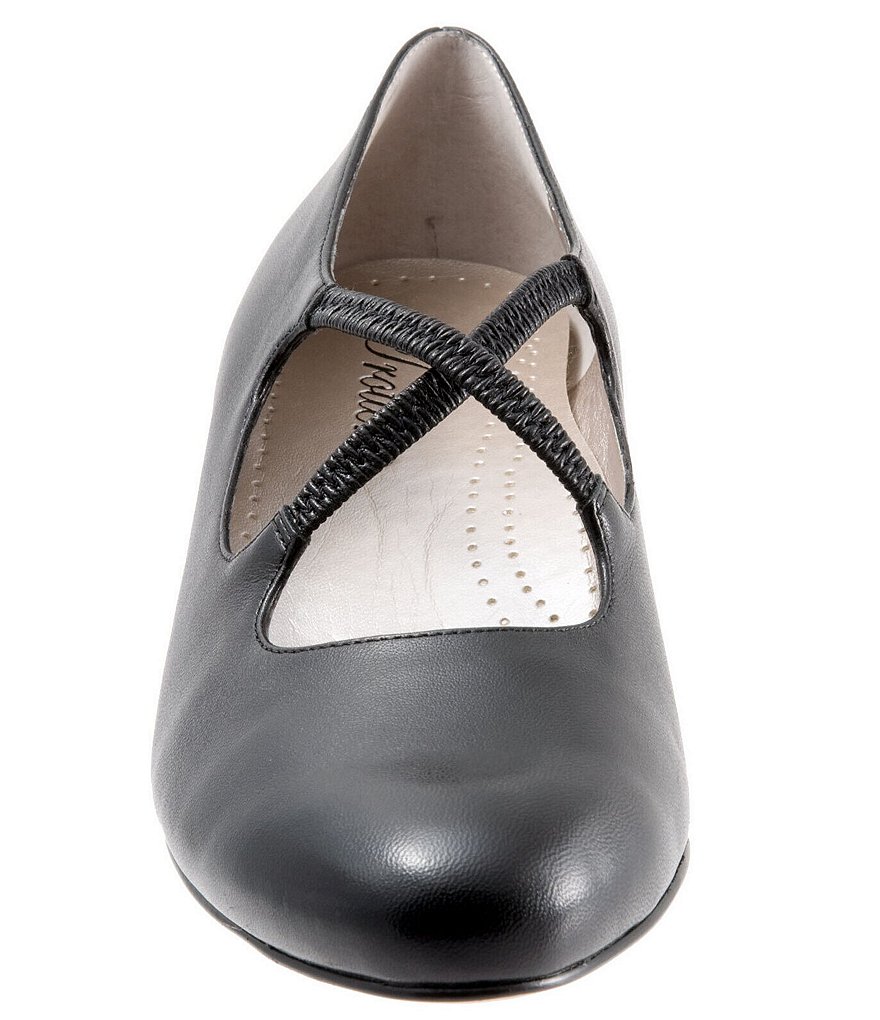 Trotters Jamie Leather Cross Over Band Block Heel Pumps