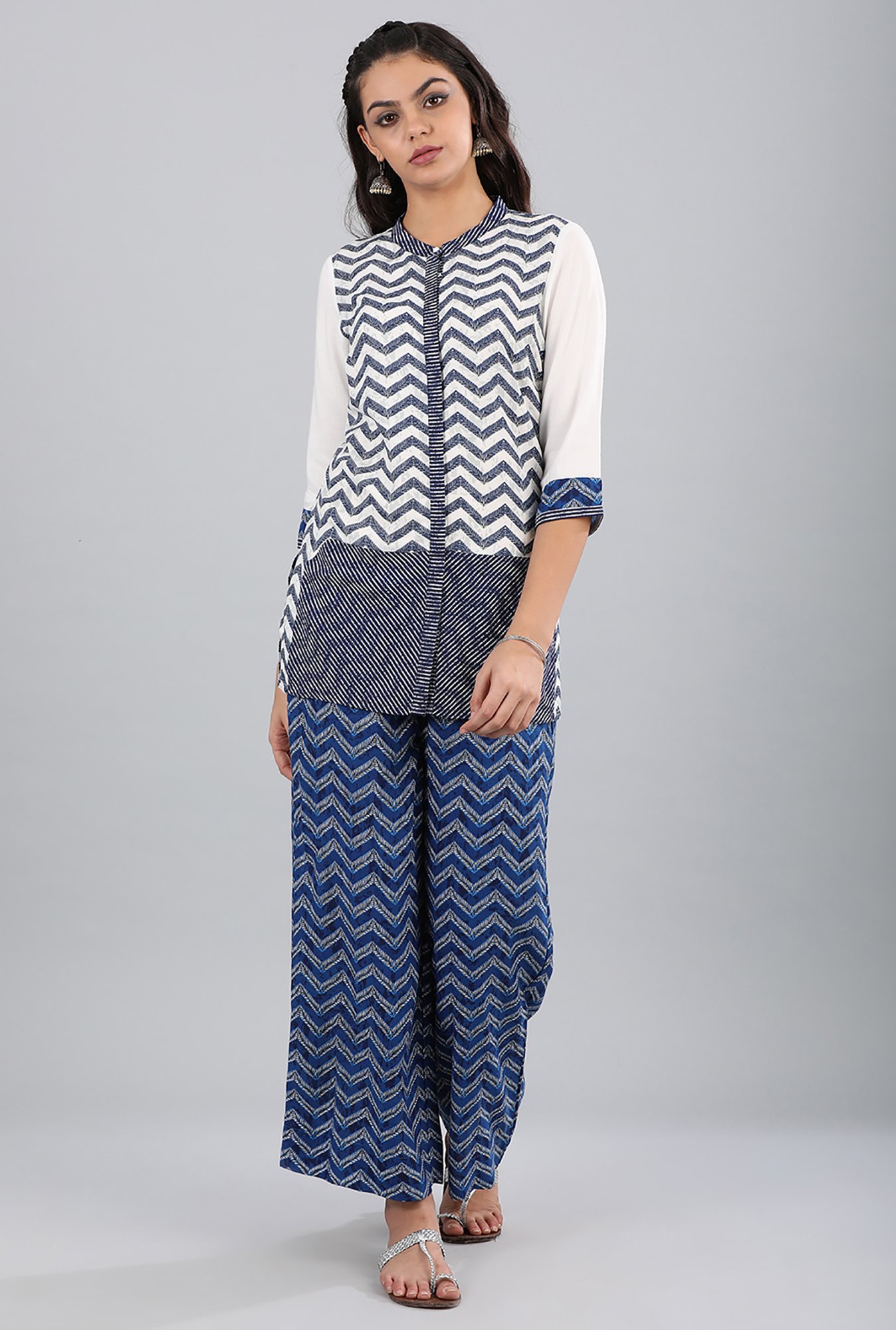 Aurelia Navy Band Neck Printed Gilet