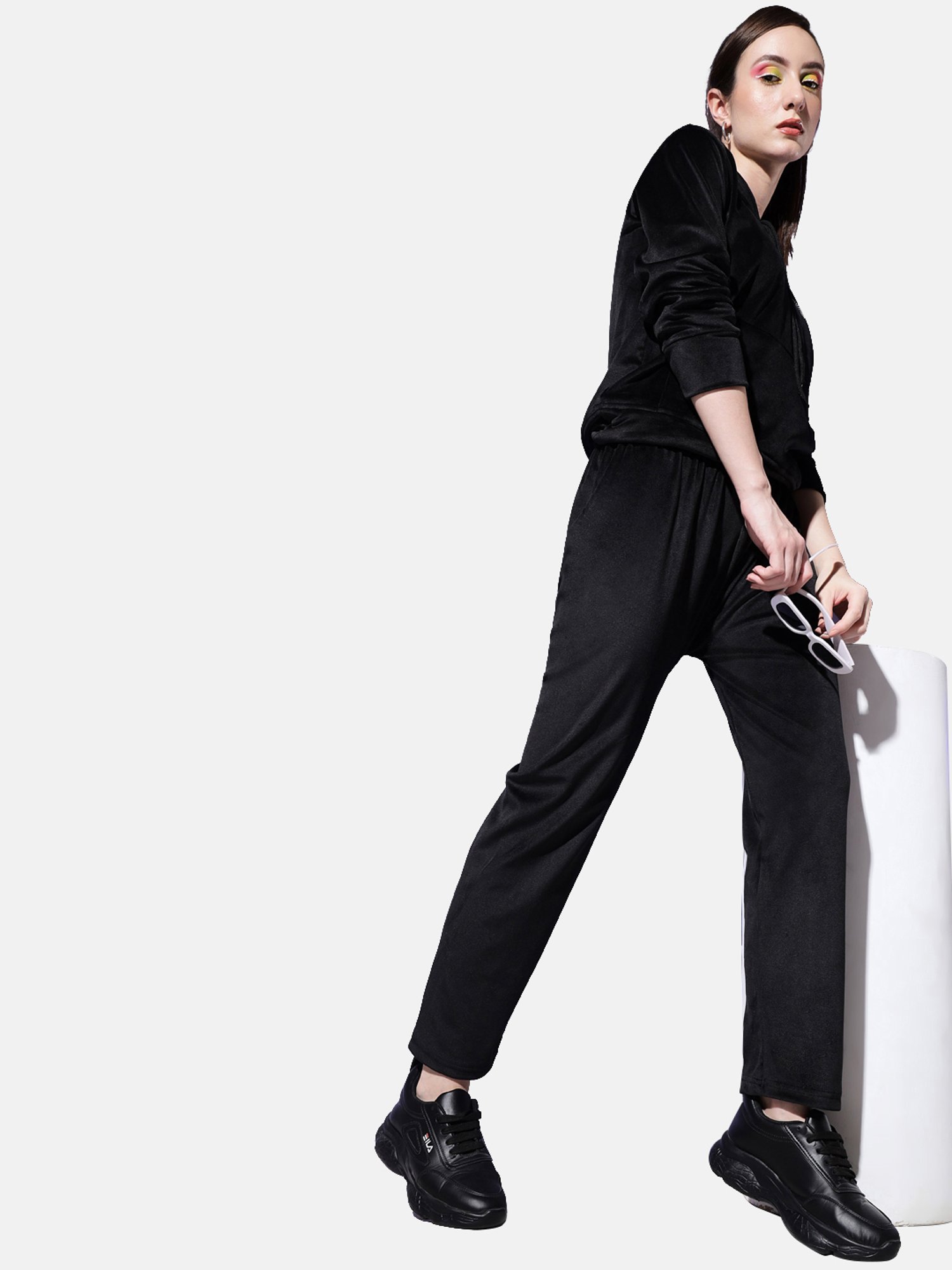 BUYNEWTREND Black Regular Fit Sports Tracksuit