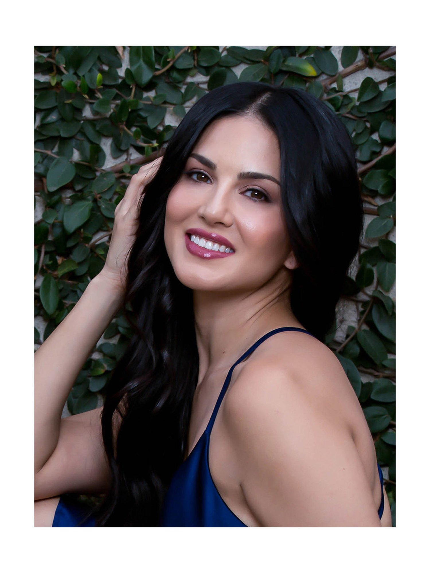 StarStruck By Sunny Leone Intense Matte Lip Color Liquid Lip Color & Lip Liner Sugar Plum