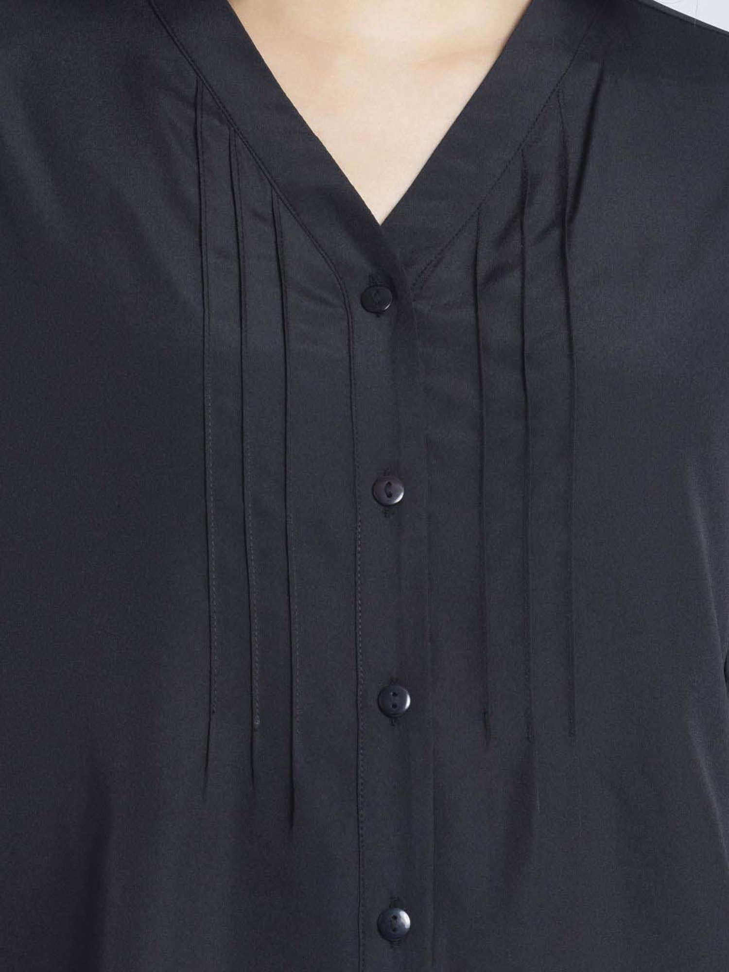 SHAYE Black Printed Top