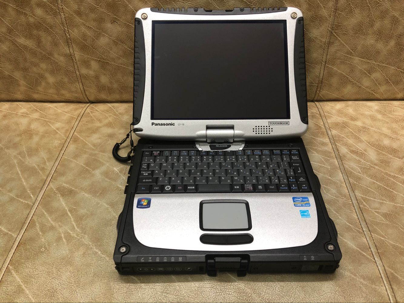 Panasonic laptop CF-19 fully rugged CPU i5/3320/MK6 memory 4G/DDR3 HDD 160G 10 inch LED screen 1024*768 hand touch rotating Windows 7/XP