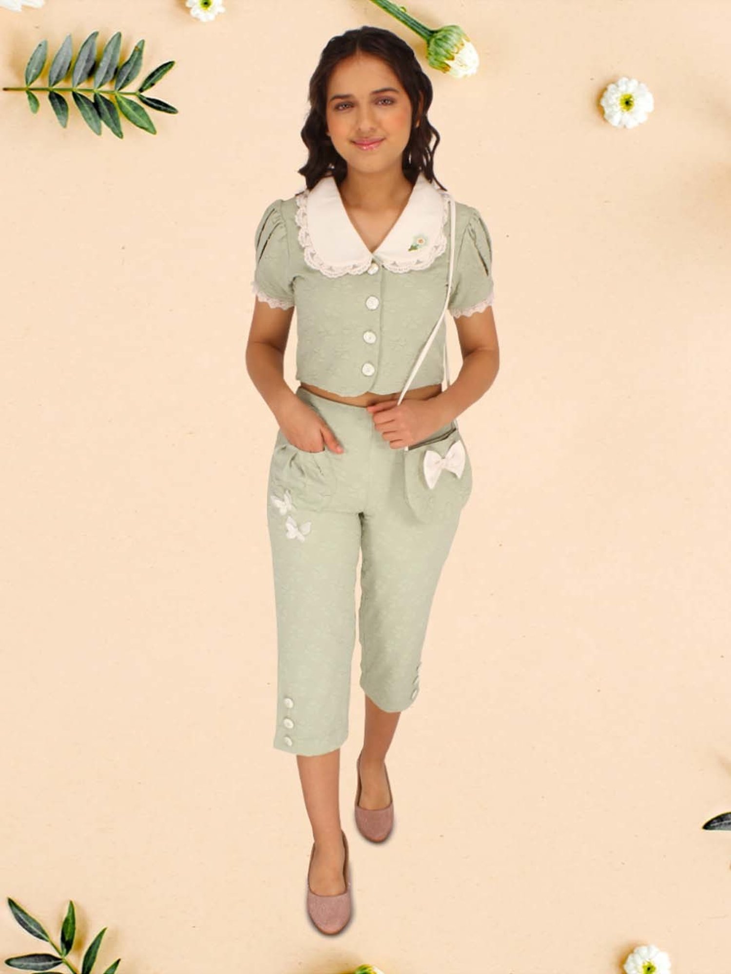 Akkriti by Pantaloons Kids Red & Cream Embroidered Kurta Set