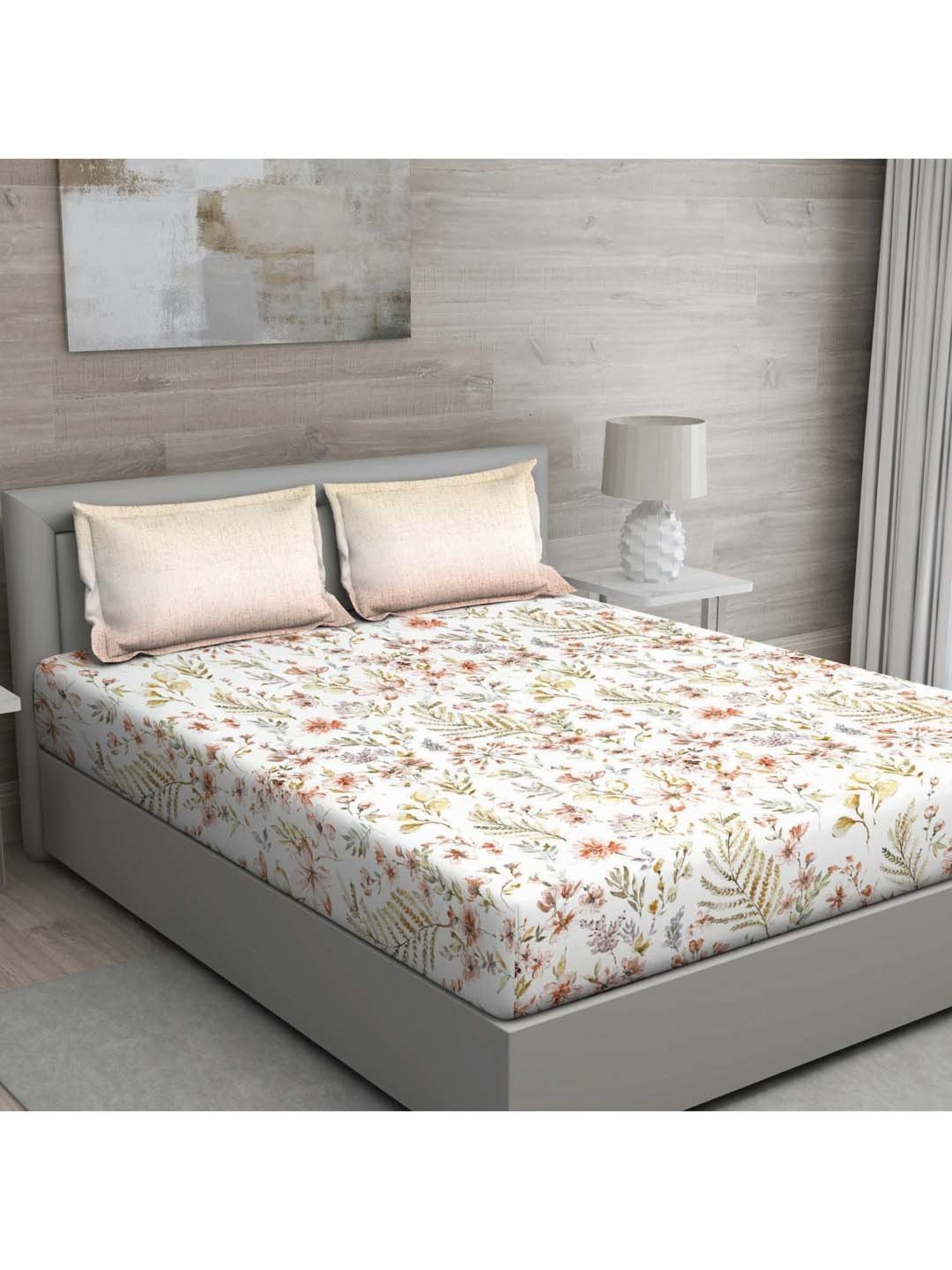 GM 'Matthiola' Beige & Brown Cotton 150 TC Double Bedsheet with 2 Pillow Covers