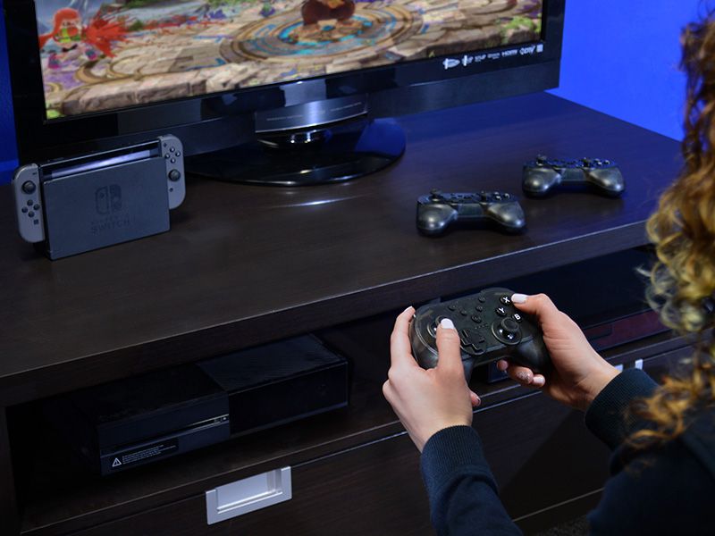 Switch Wireless Mini Gamepad with 3 Amiibos Bundle