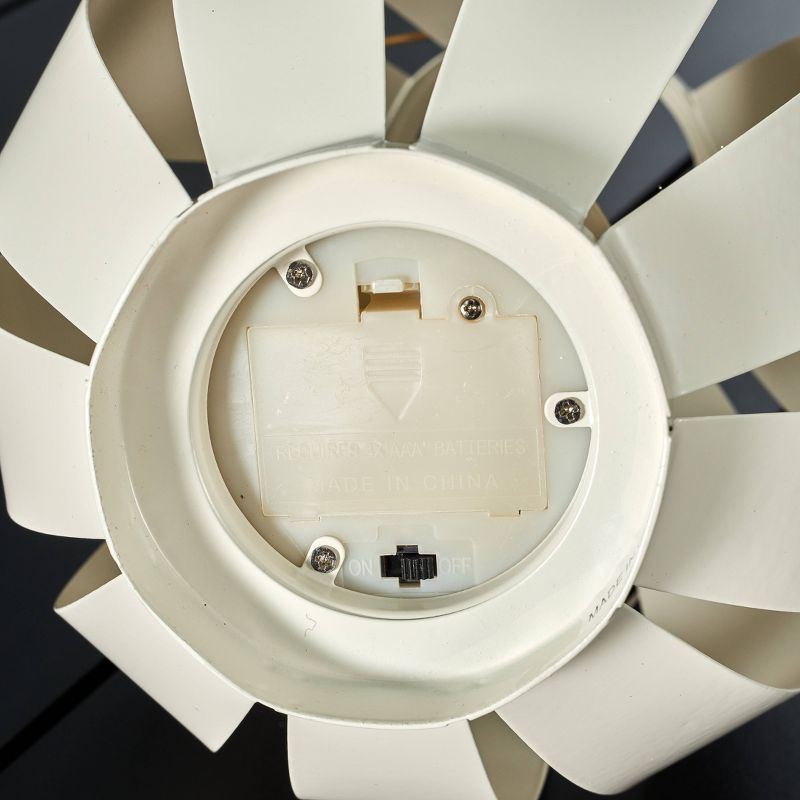 8" LED Solar Portable Outdoor Lantern with Flame - Techko Kobot