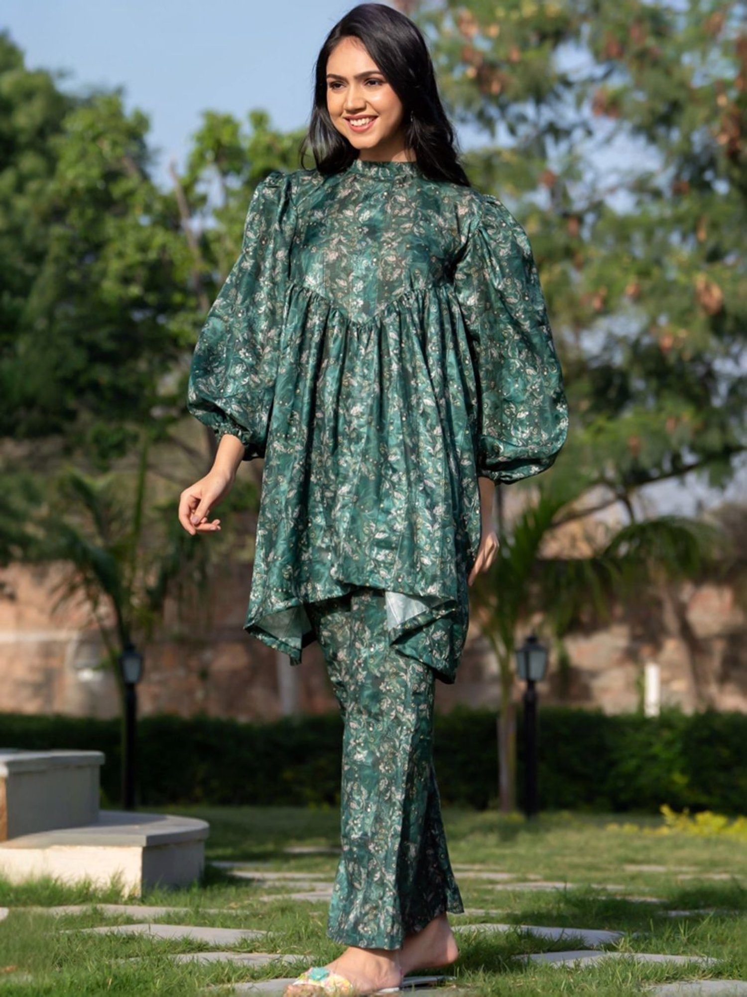 HOUSE OF JAMOTI Green Printed Tunic Palazzo Set