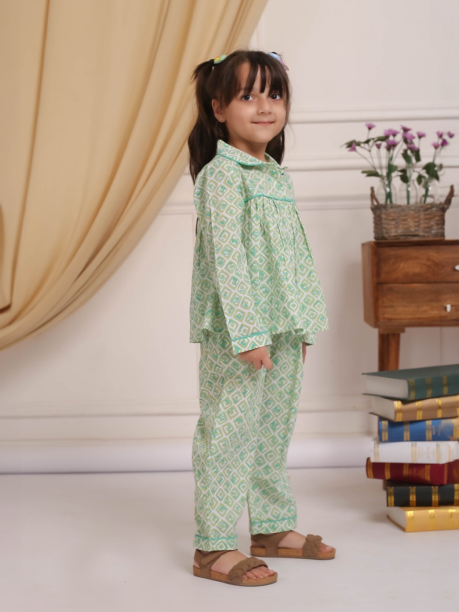 Budding Bees Girls Green Printed Full Sleeves Shirt with Pyjamas