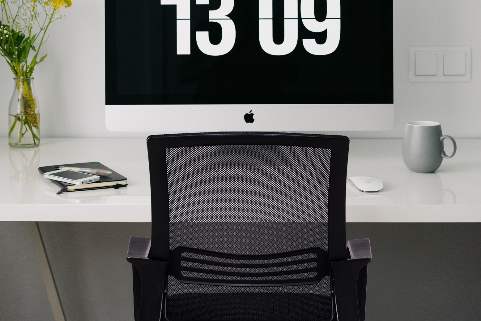 Office Chair Ergonomic Mid Back Swivel Mesh Chair with Armrest (Black)