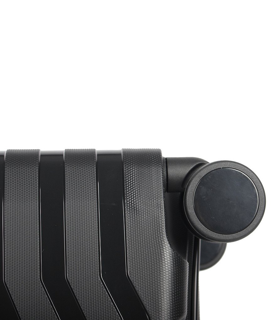 Pathfinder Resort Collection 28#double; Hardside Spinner