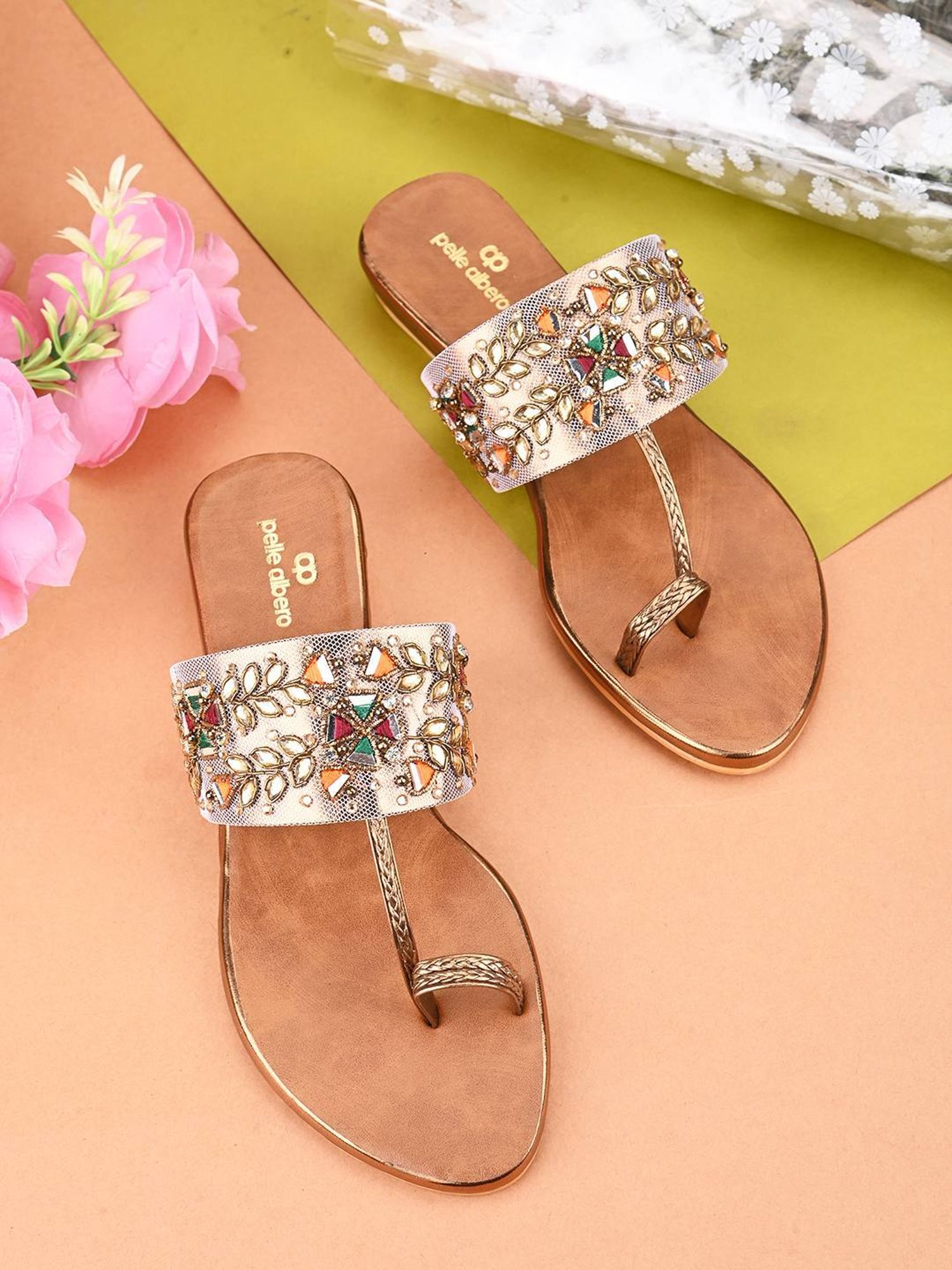 Pelle Albero Women's Antique Gold Toe Ring Sandals