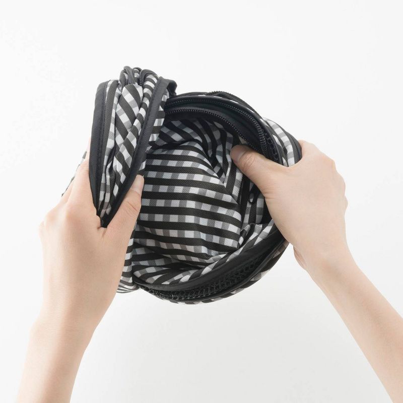 K&H Pet Products 3973 Extra Wide Outdoor Water Resistant Heated Kitty House with 2 Door Flaps Safe Escape For Feral and Outdoor Cats, Olive