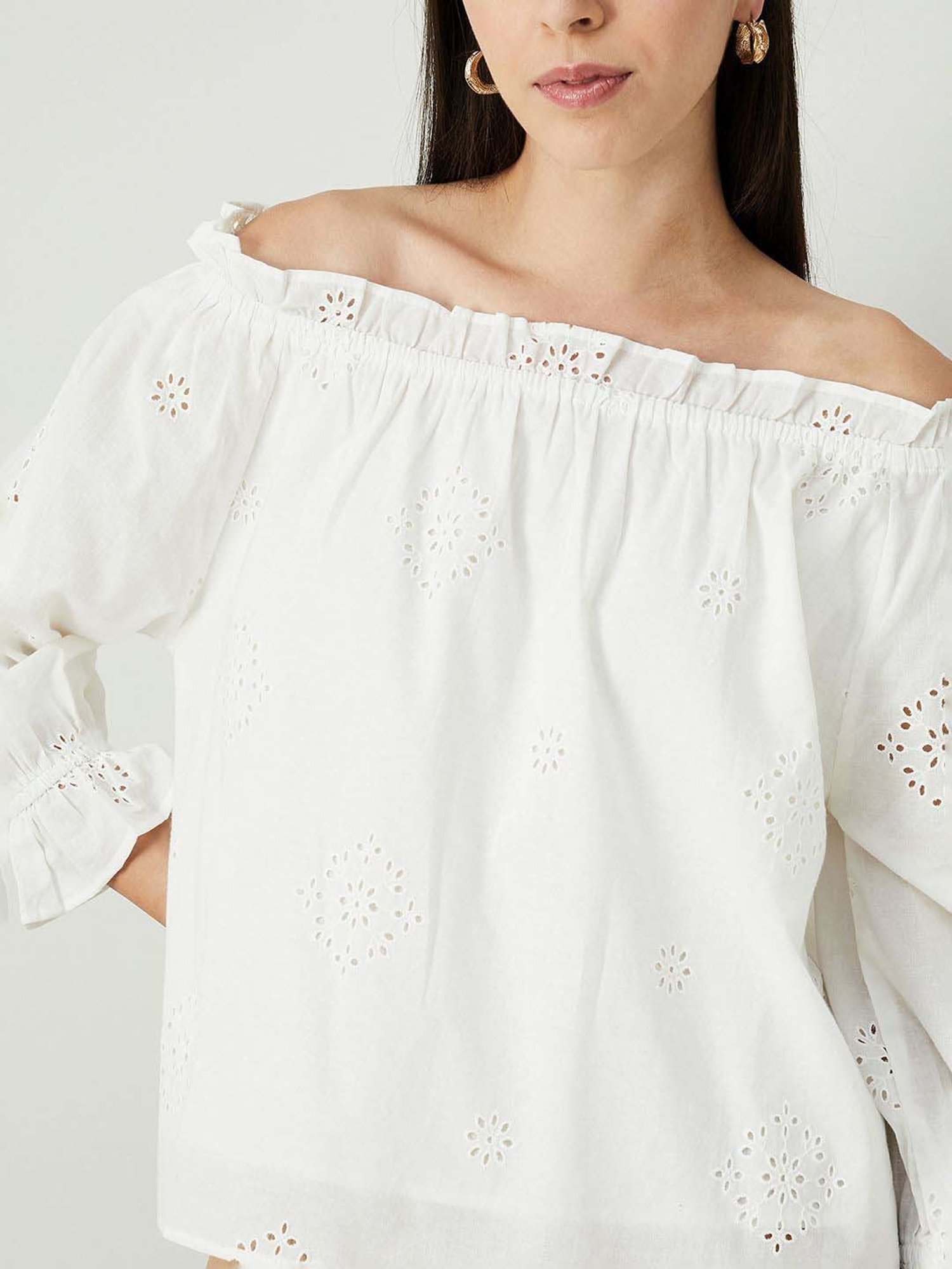 Code by Lifestyle Off-White Cotton Self Pattern Top