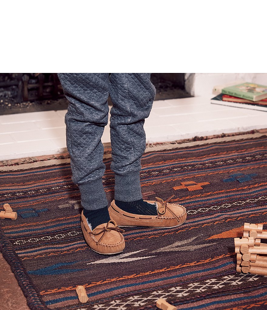 Minnetonka Kids' Cassie Suede Slippers (Toddler)