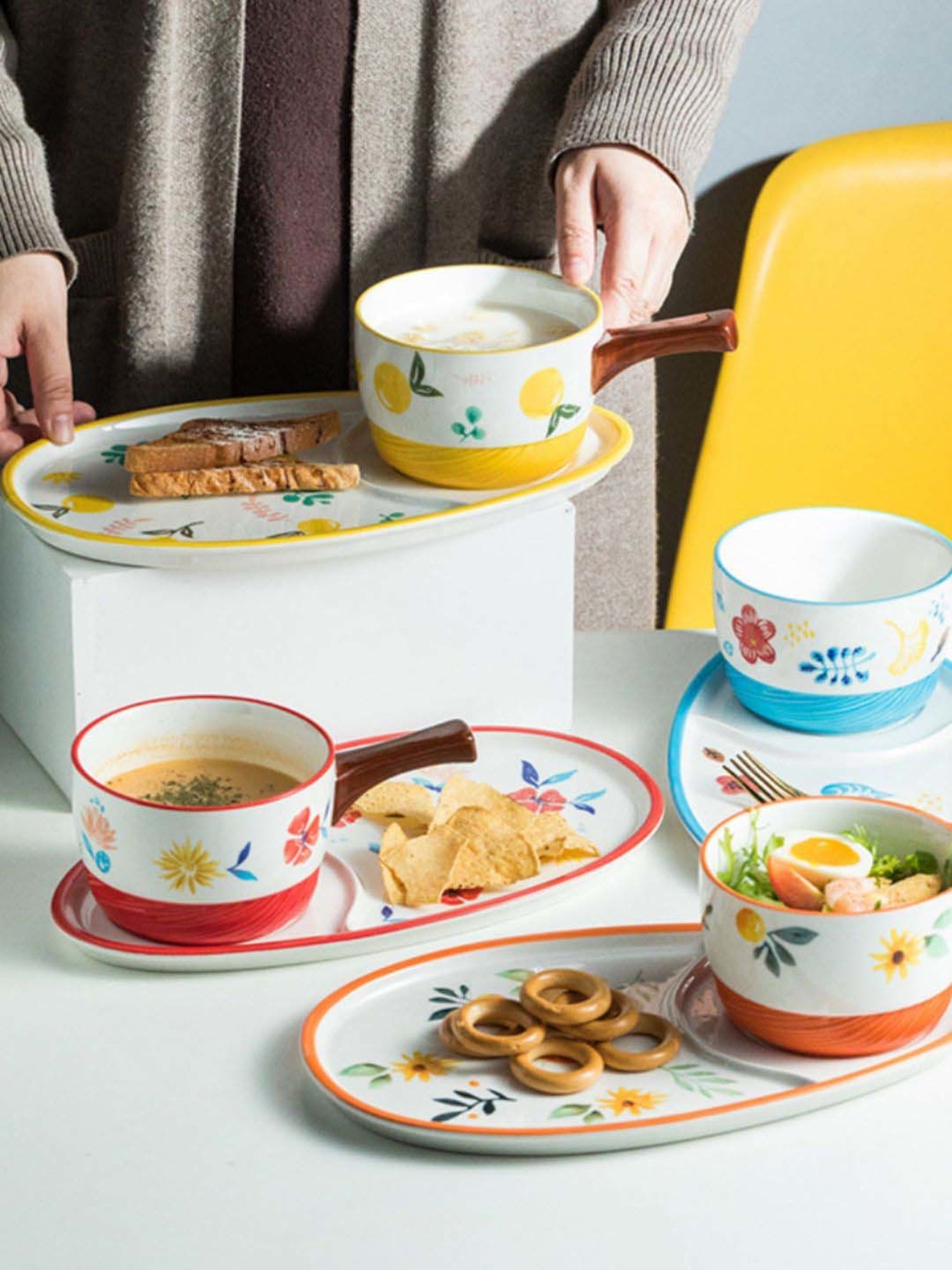 Nestasia Floral Printed White & Red Elegant Dining Set of 1 Pot with Handle & 1 Tray