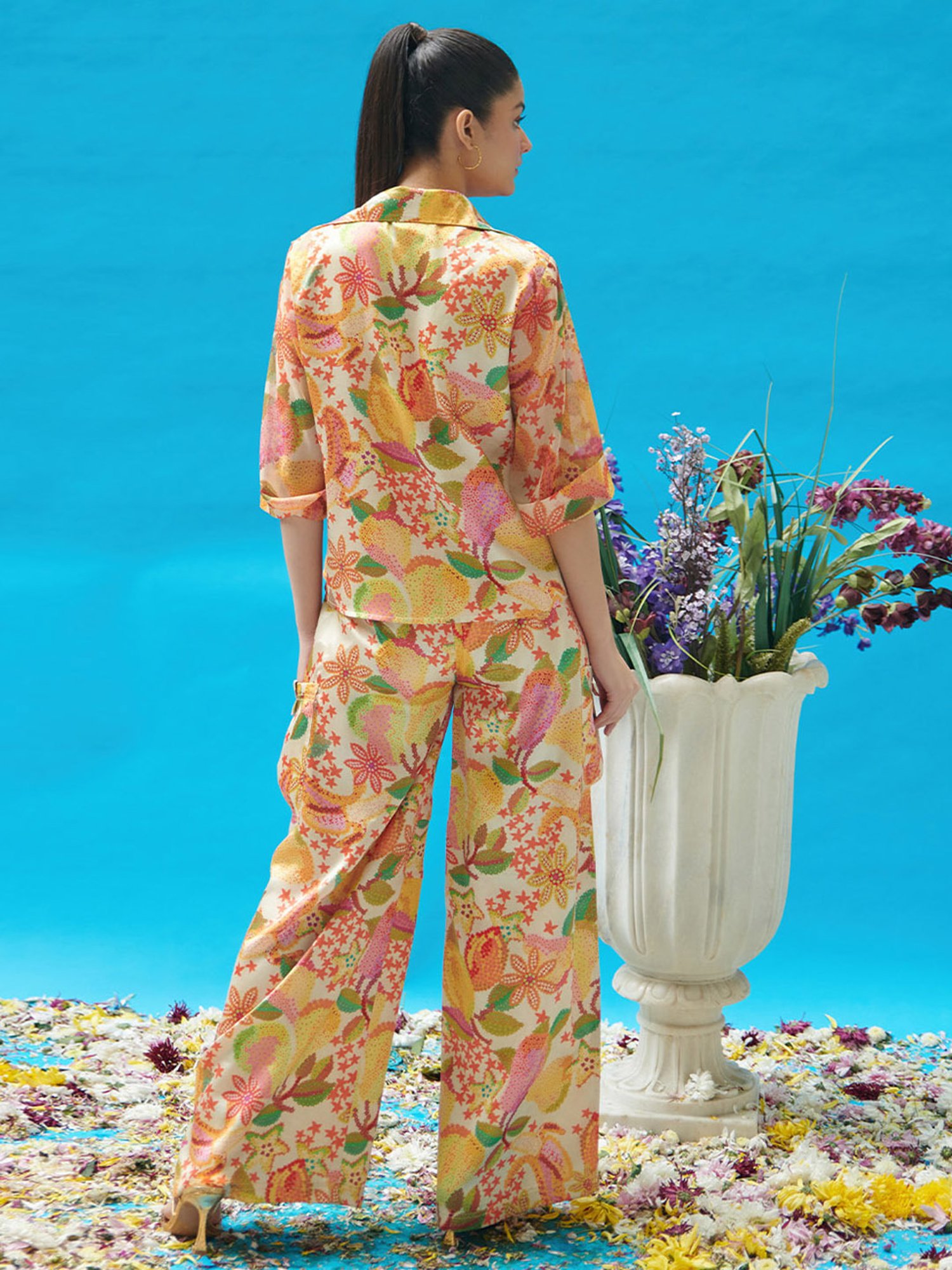 Cin Cin Printed Basic Shirt Paired Up With Cargo Pants