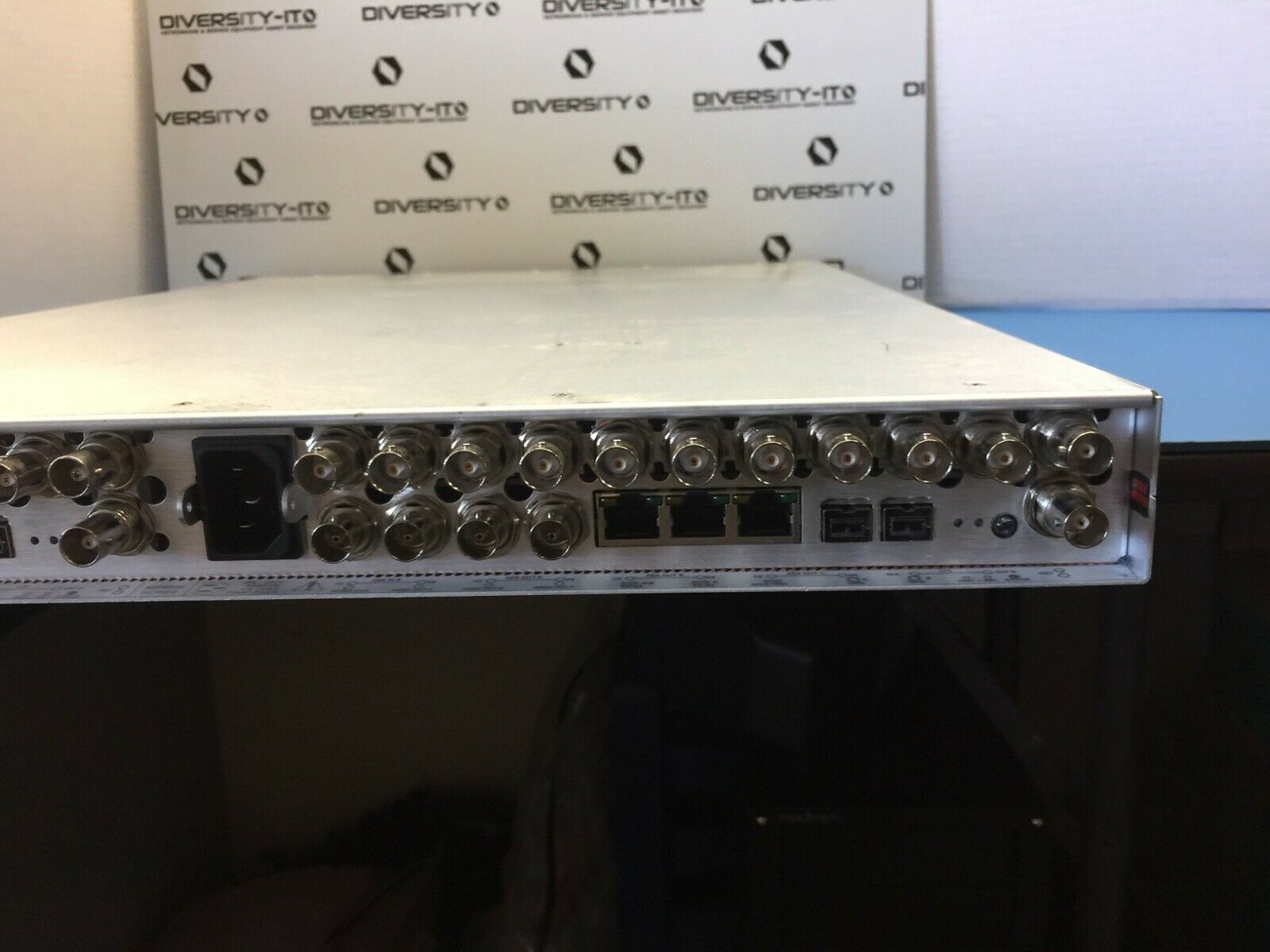 Omneon Spectrum Media Deck MPC-7002 w/ MIP-7600