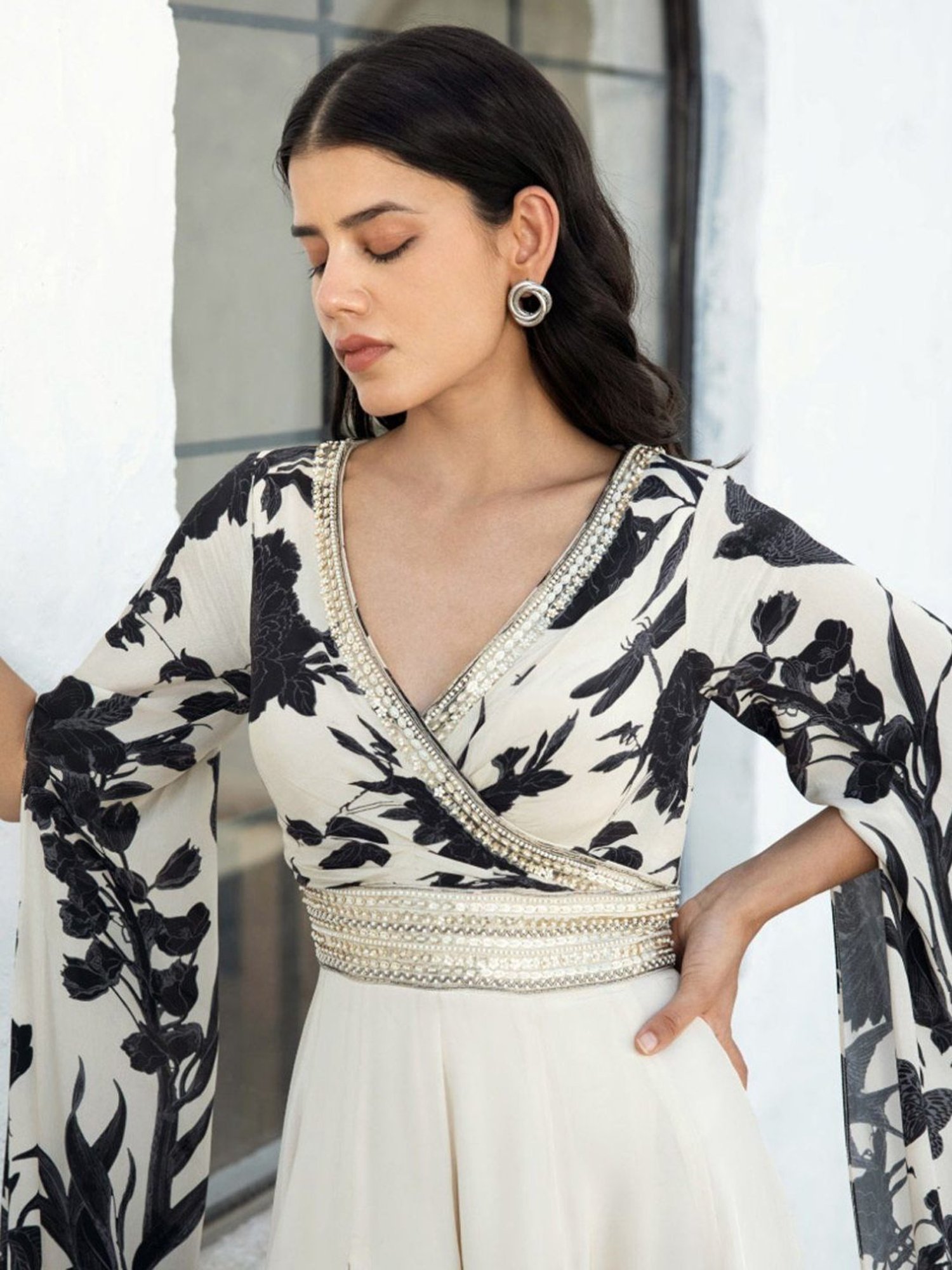 Basanti Kapde aur Koffee Ivory & Black Noor Jumpsuit