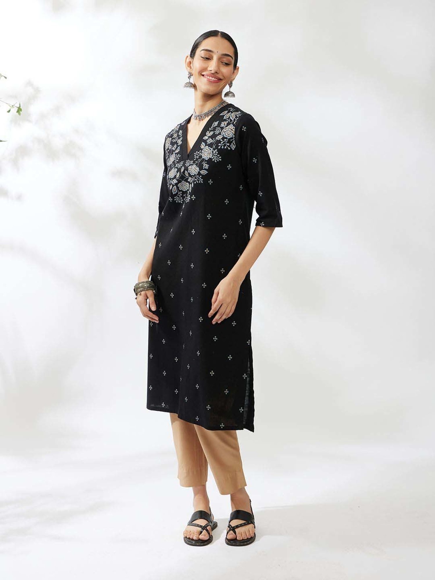 Daali Black Cotton Floral Print Straight Kurta