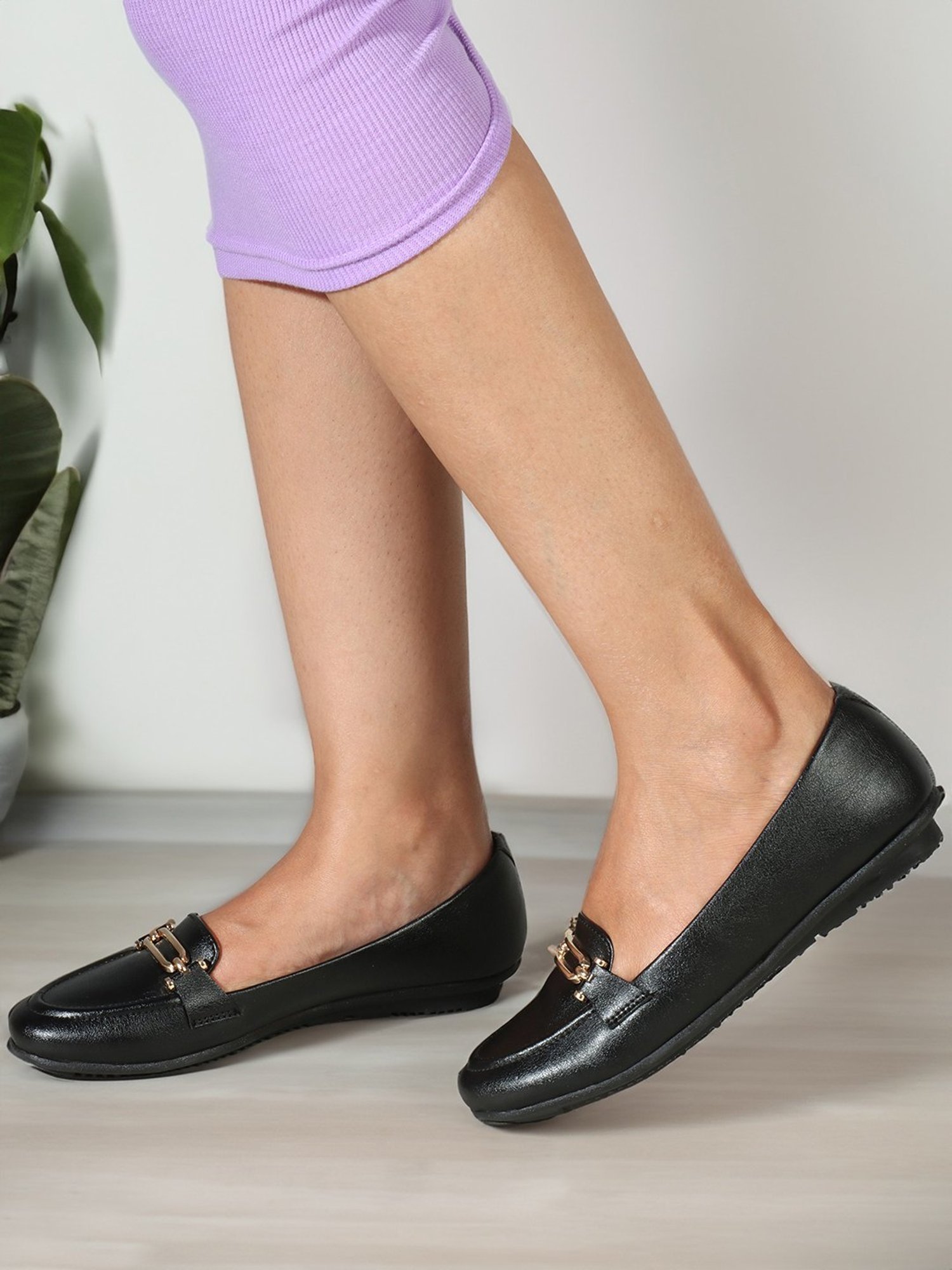 Elle Women's Black Flat Ballets