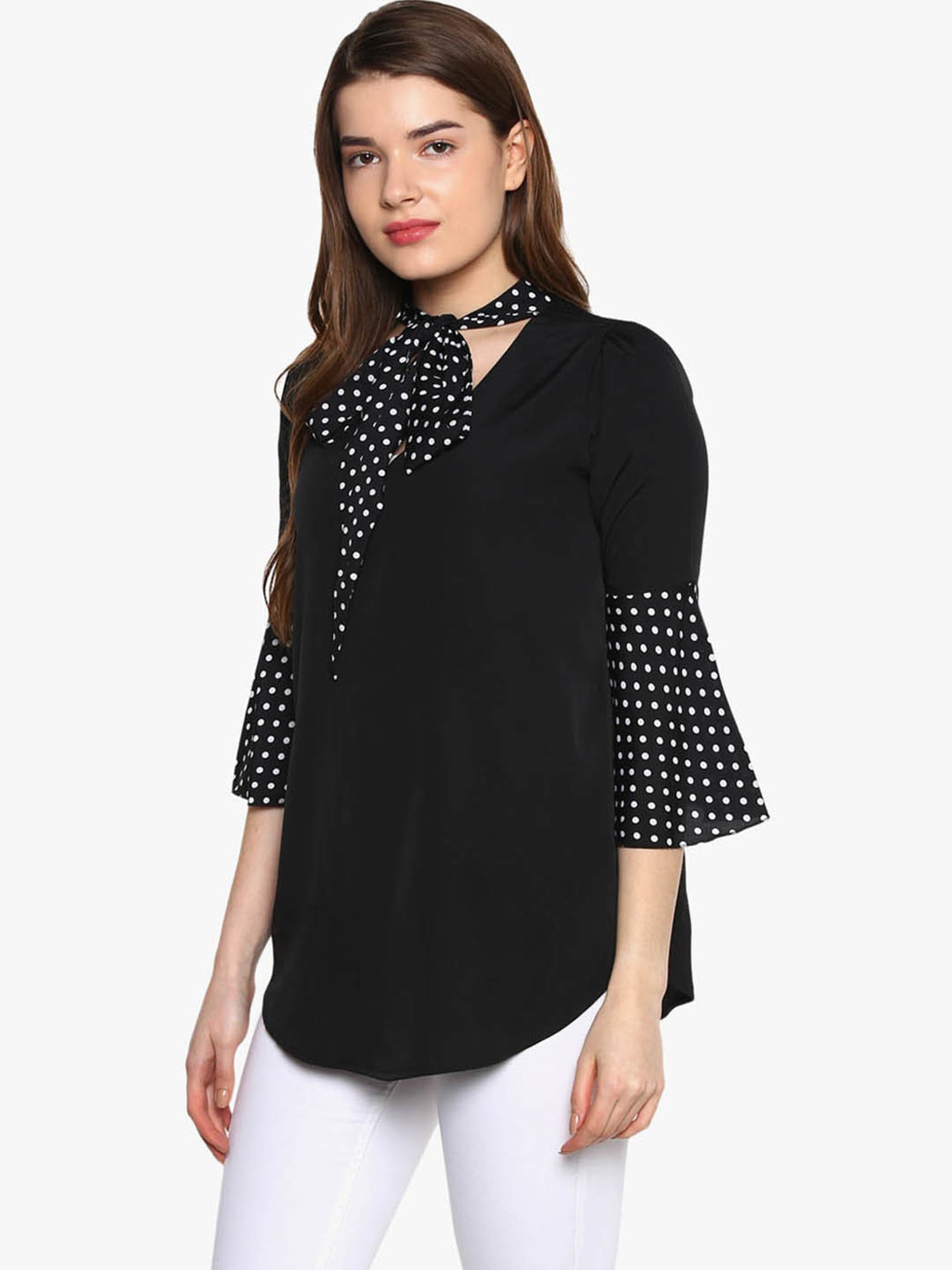 Qurvii Black Regular Fit Top