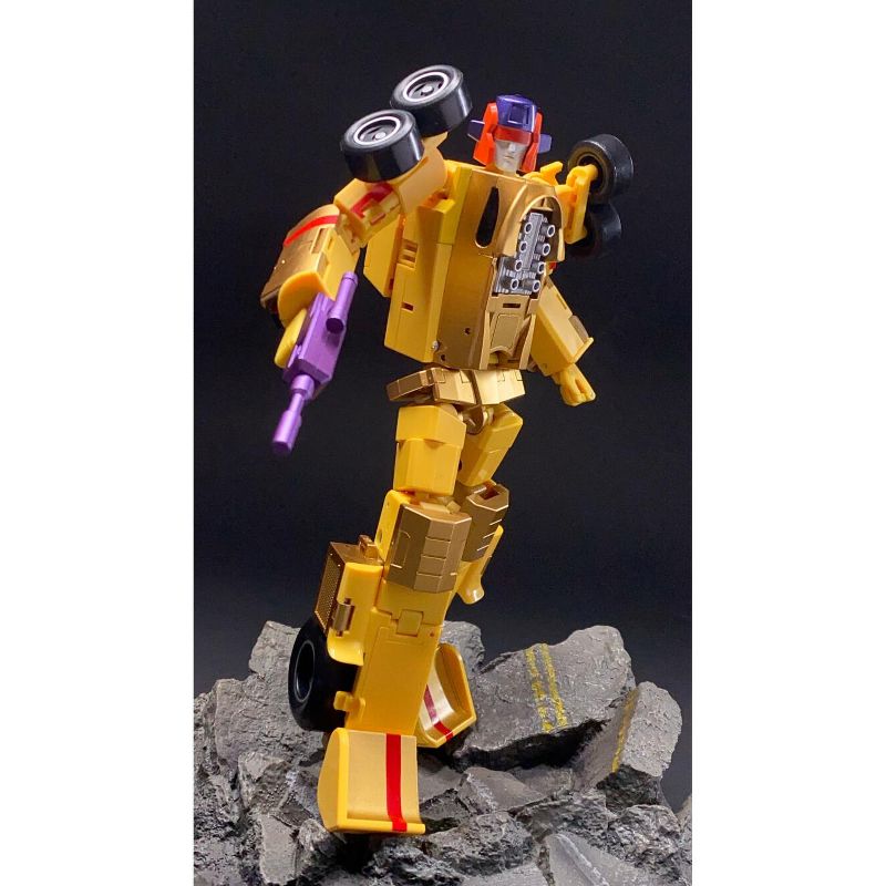 D17 Giuliano | DX9 Toys Attila Combiner Action figures