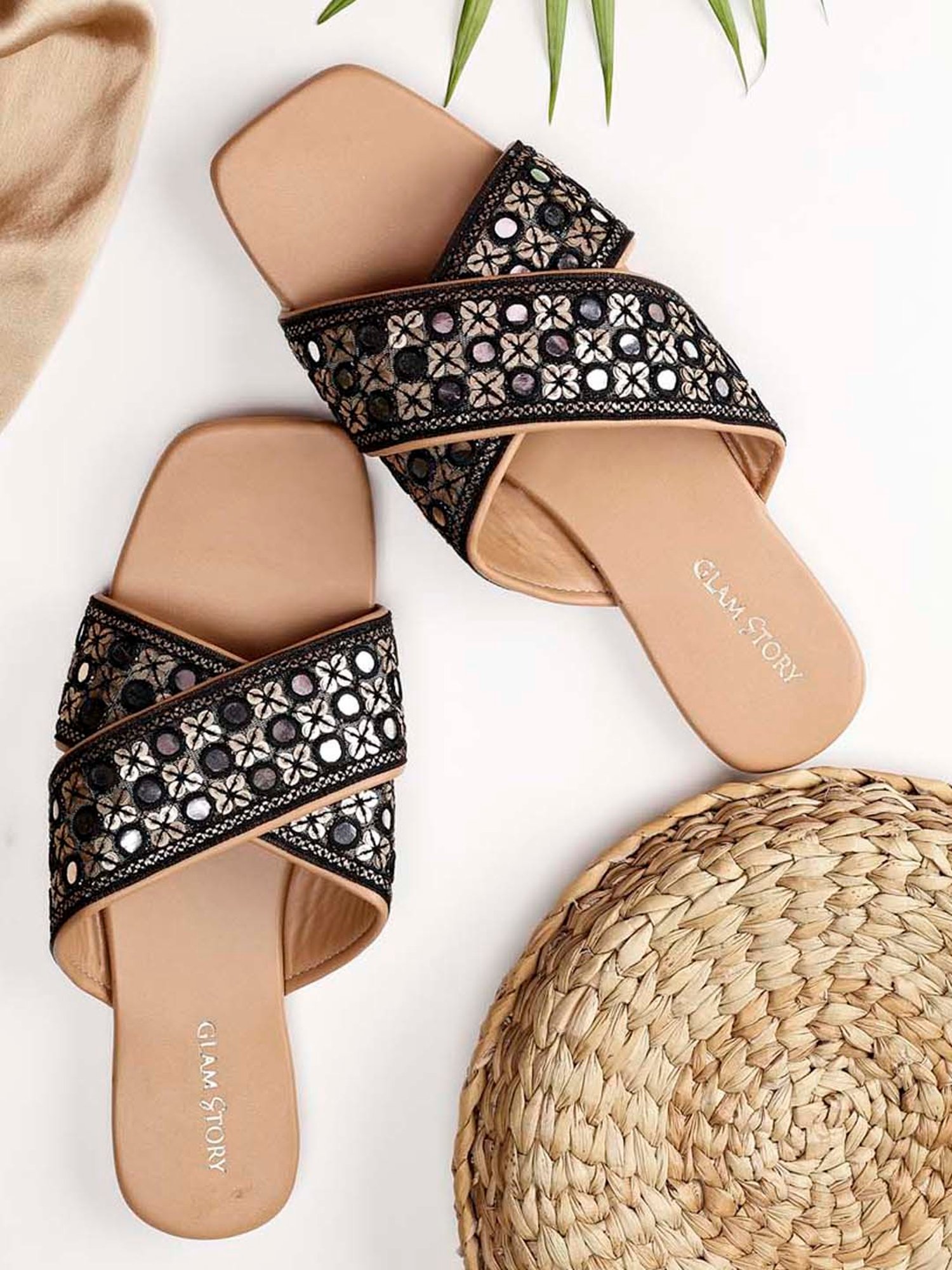 Glam Story Women's Black Cross Strap Sandals