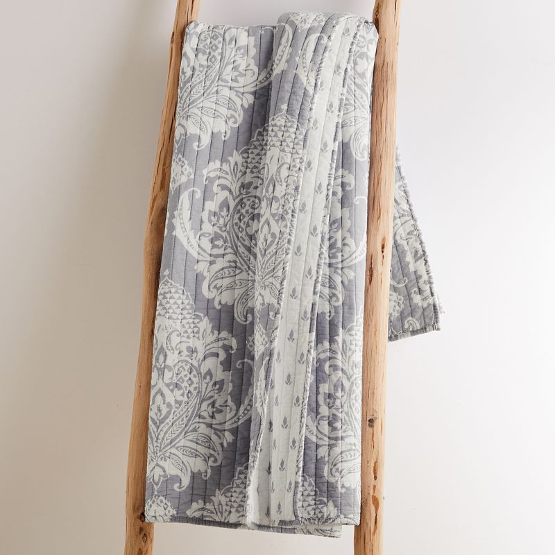 Betsey Signature Throw Blanket Red - Betseyville